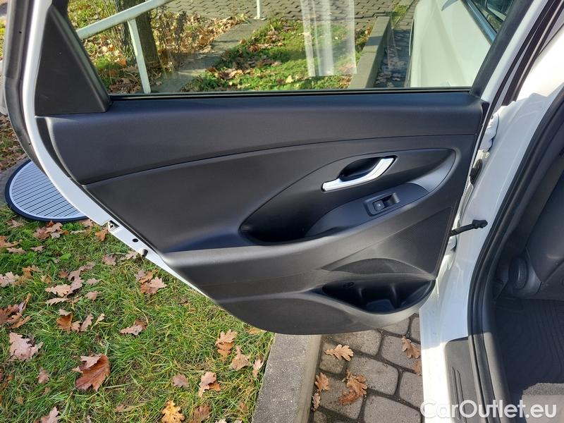  Hyundai  i30   cw (PD)(2017->)  kom.1.6CRDi 115 Style #17