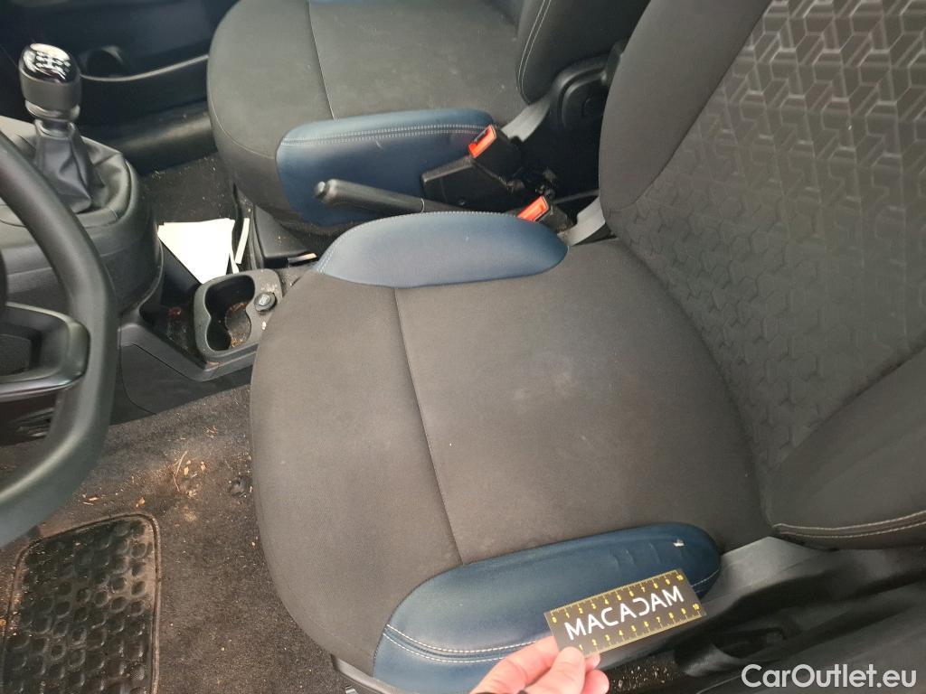  Fiat  Panda FIAT  / 2012 / 5P / Berline 1.0 70ch BSG S/S City Cross #30