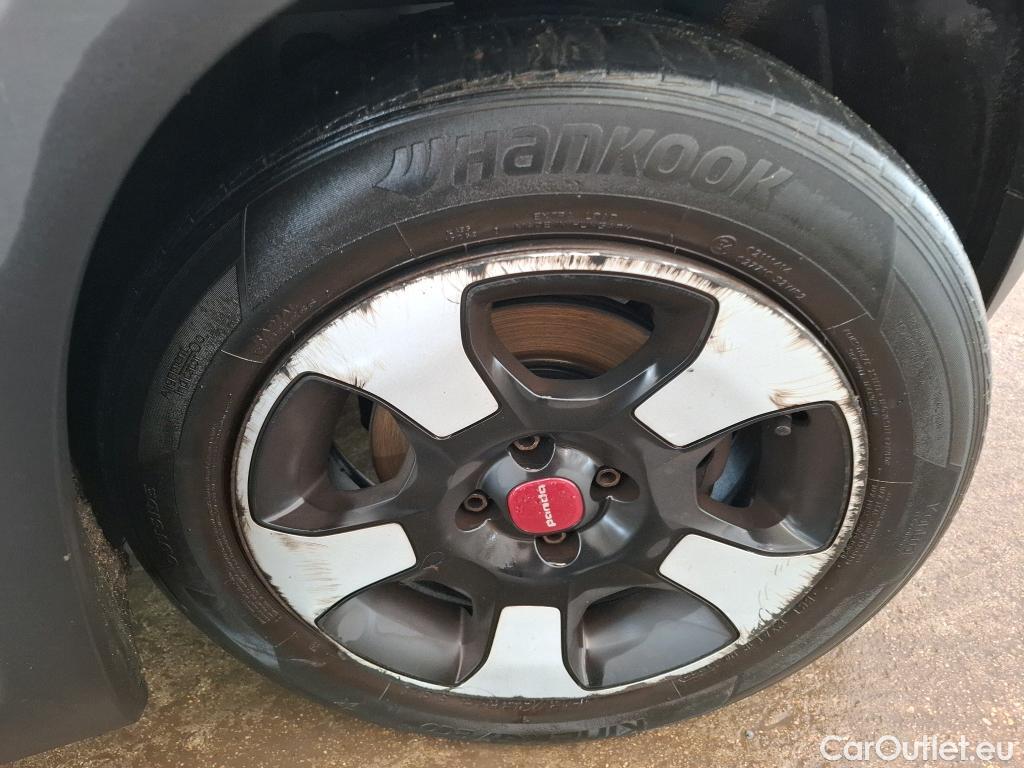  Fiat  Panda FIAT  / 2012 / 5P / Berline 1.0 70ch BSG S/S City Cross #38