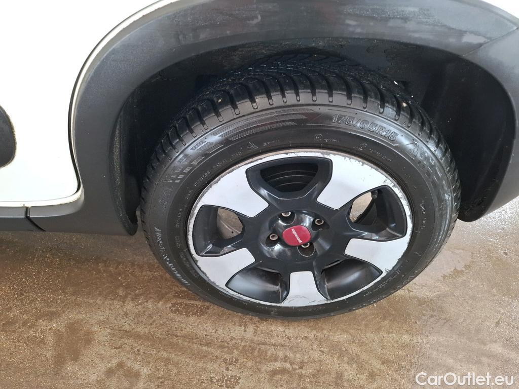  Fiat  Panda FIAT  / 2012 / 5P / Berline 1.0 70ch BSG S/S City Cross #34