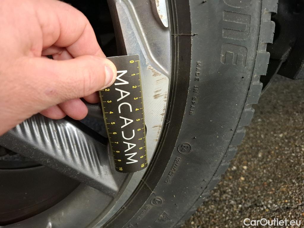  DS  DS7 DS DS 7 Crossback / 2017 / 5P / SUV BlueHDi 130 Automatique BASTILLE + #9