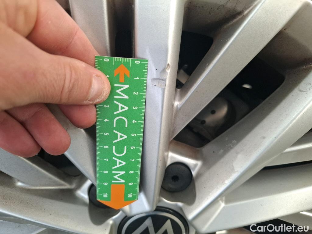  Volkswagen  T-ROC VOLKSWAGEN  / 2017 / 5P / SUV 2.0 TDI 150 LOUNGE BUSINESS DSG7 #2