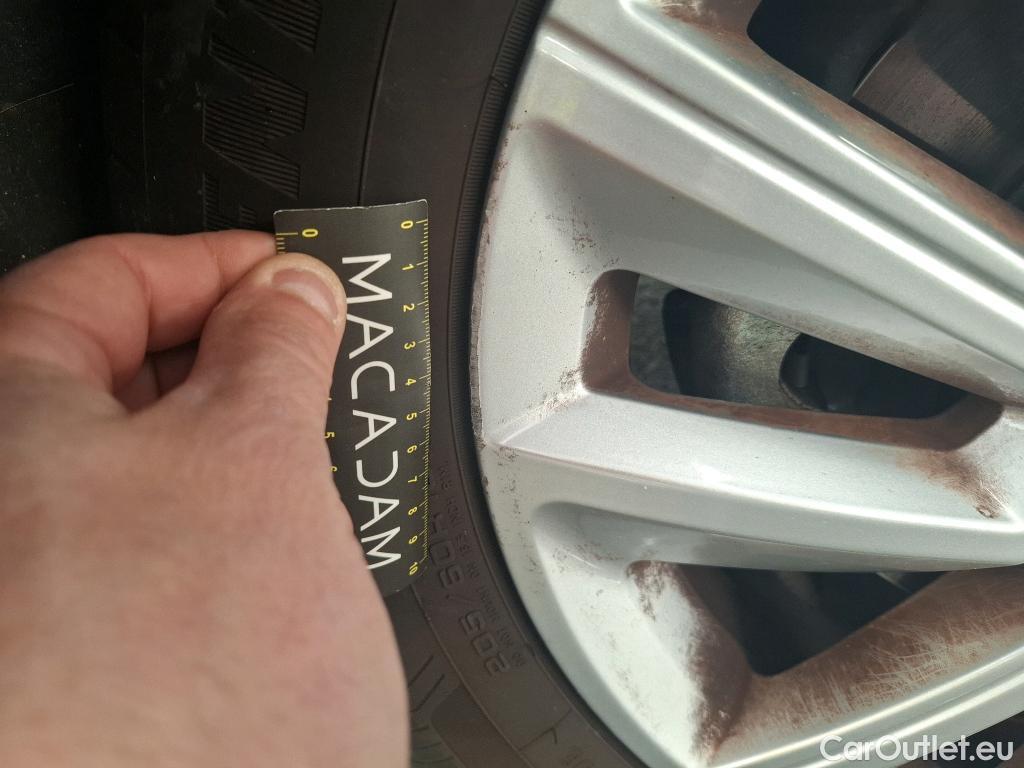  Volkswagen  T-CROSS VOLKSWAGEN  / 2018 / 5P / SUV 1.0 TSI 110ch DSG Lounge Business #2