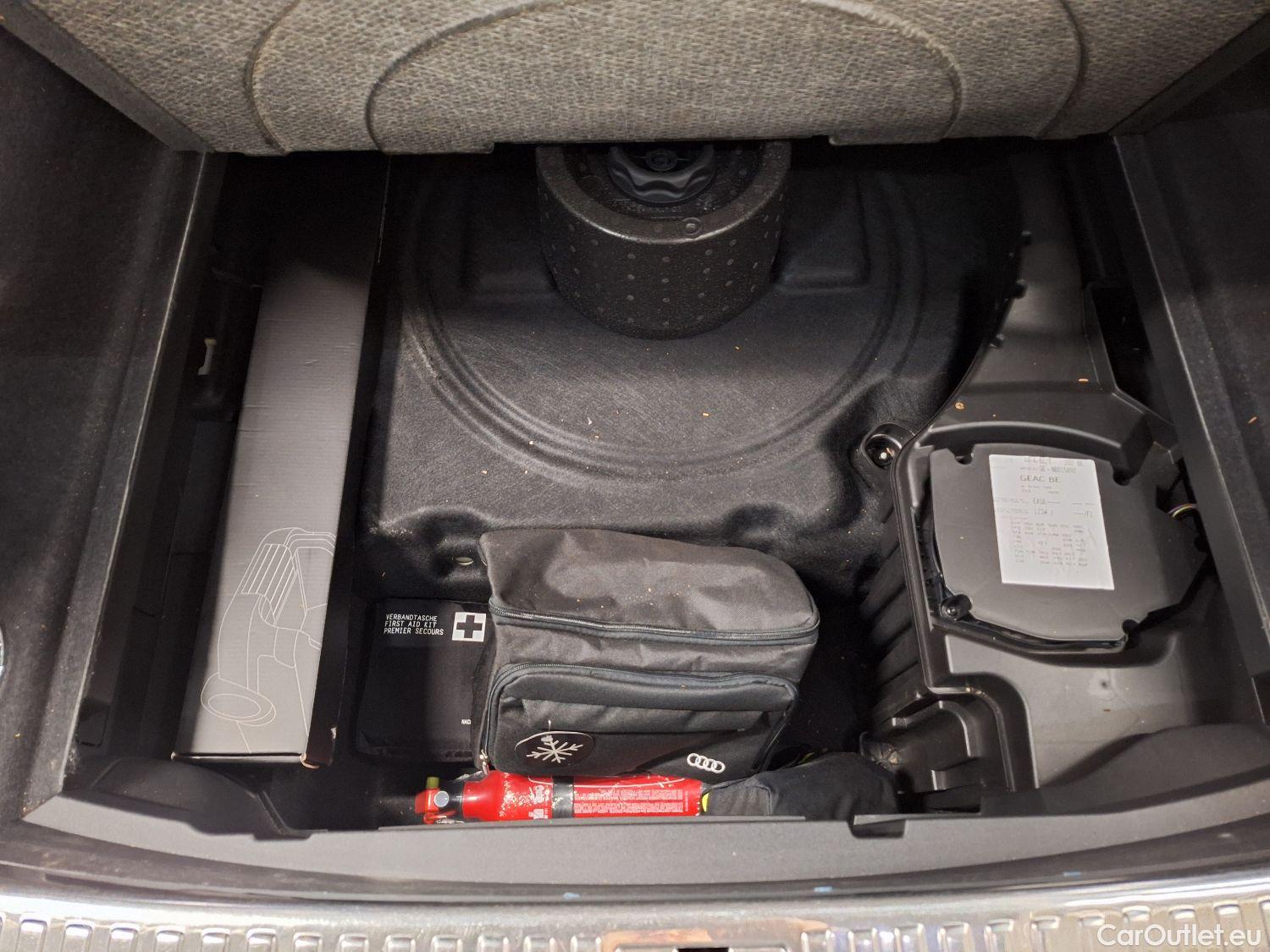  Audi  E-TRON Audi,  SB '19 BEV, Audi  Sportback 50 Quattro S-Line 5d #1