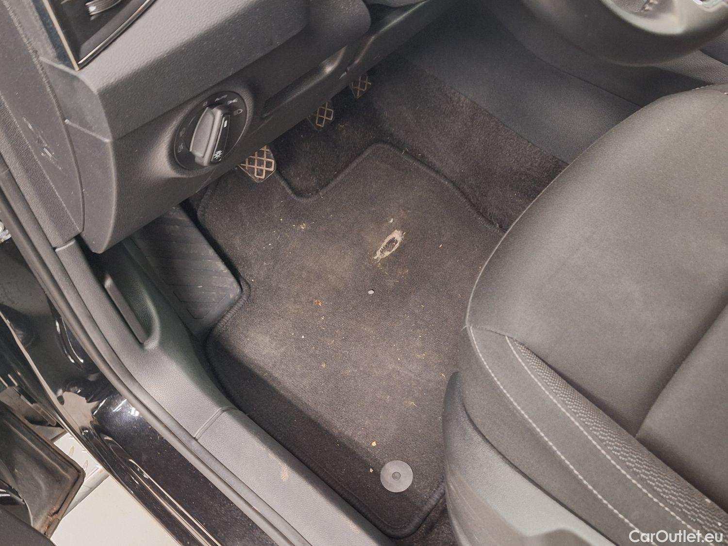  Skoda  Karoq Skoda,  FL'22, Skoda  1.0 TSI 81kW Clever 5d #24