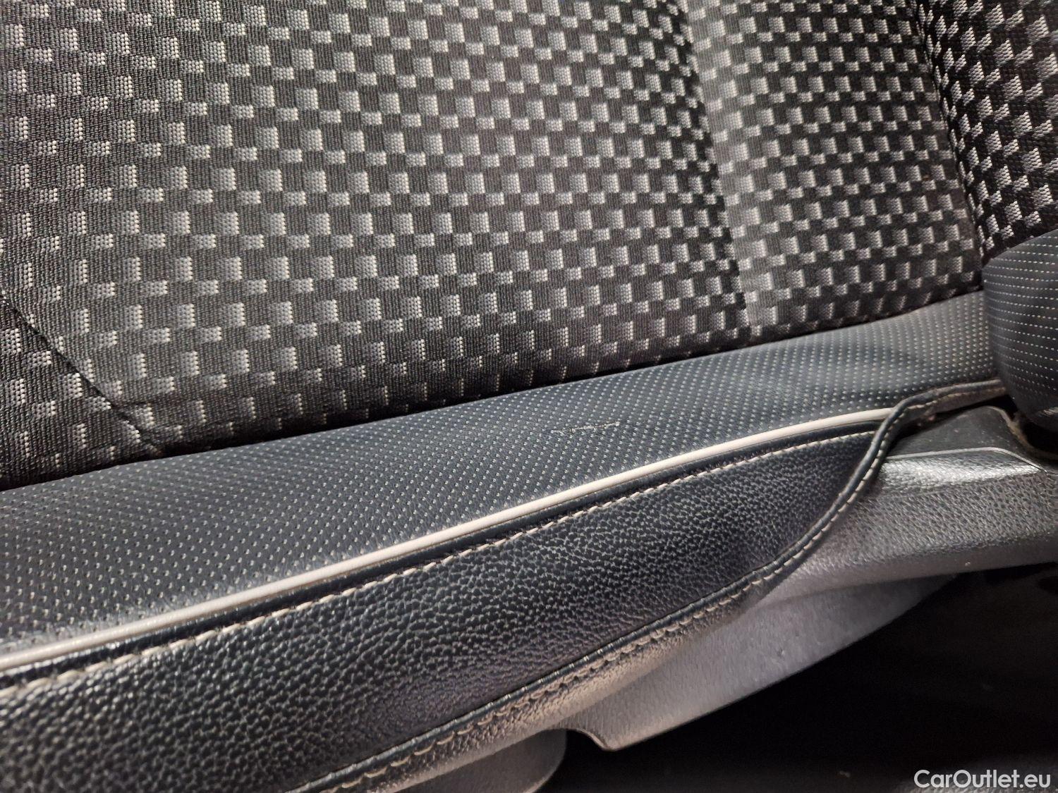  KIA  Cee'd Kia, Ceed '18, KIA  More 1.6 CRDi 115 ISG 5d #70