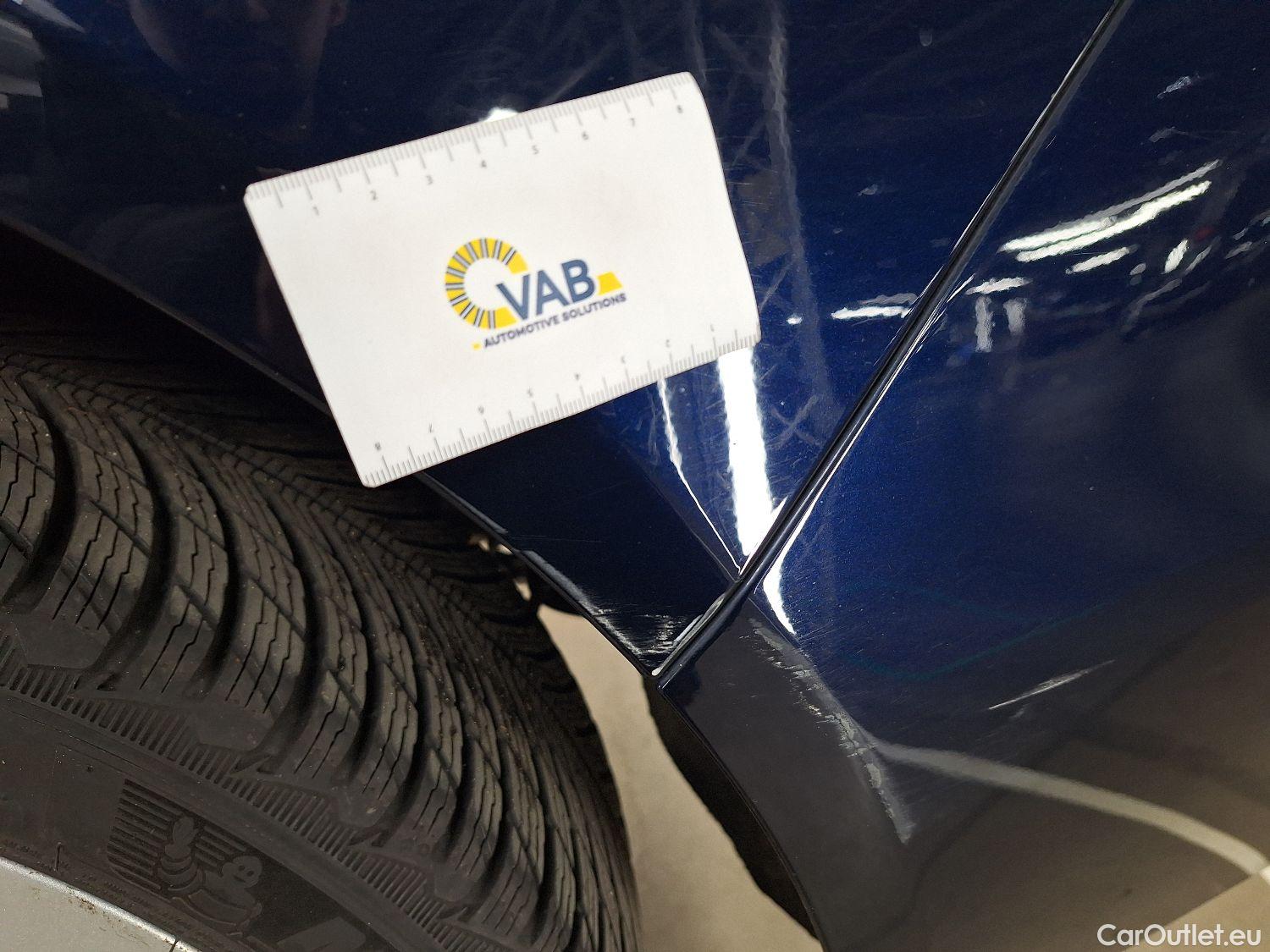  Jaguar  XE Jaguar,  FL'19, Jaguar  D180 Aut. S 4d #25