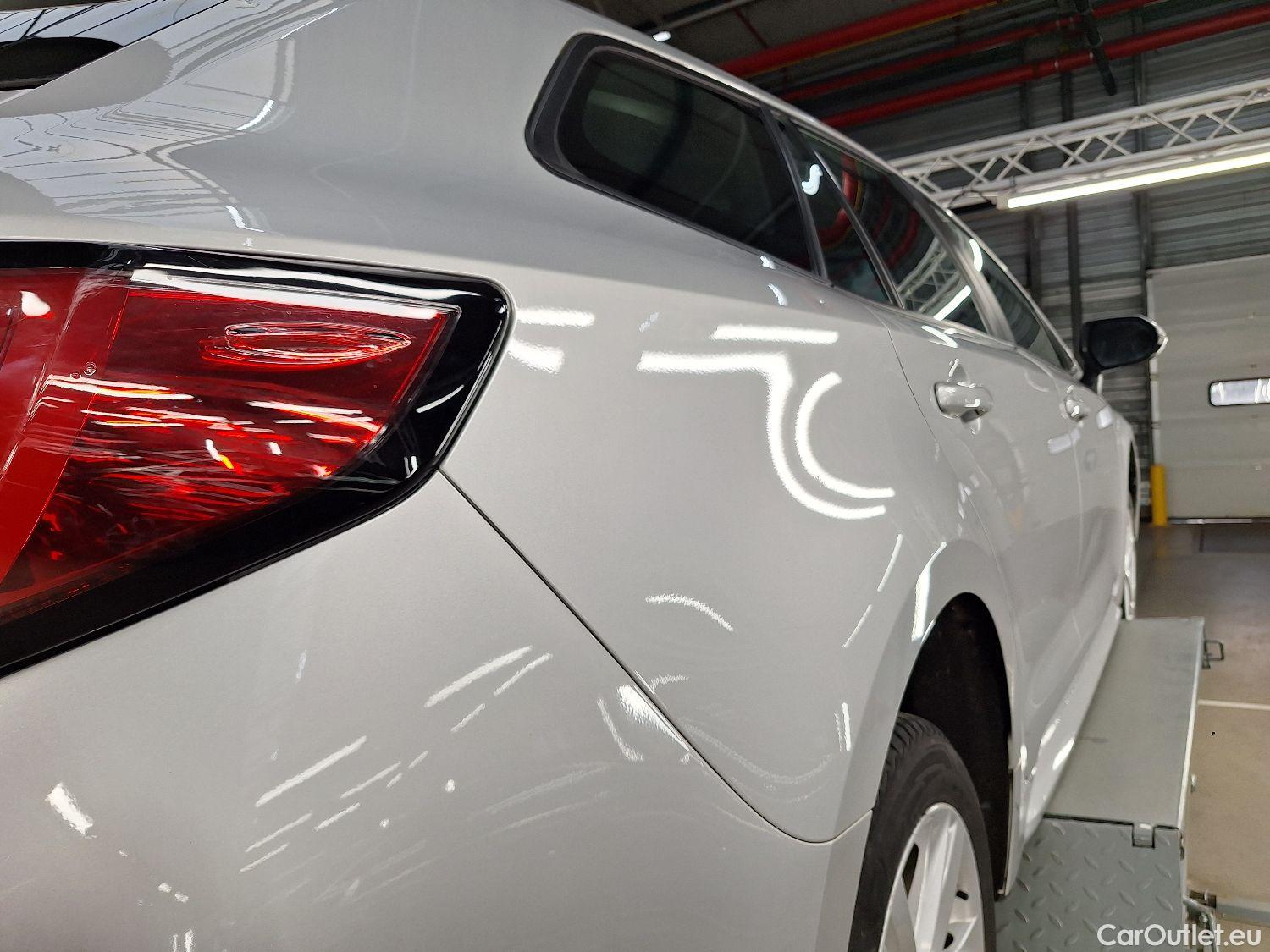  Toyota  Corolla Toyota,  TS '19, Toyota  Touring Sports 1.8 Hybrid Dynamic e #26