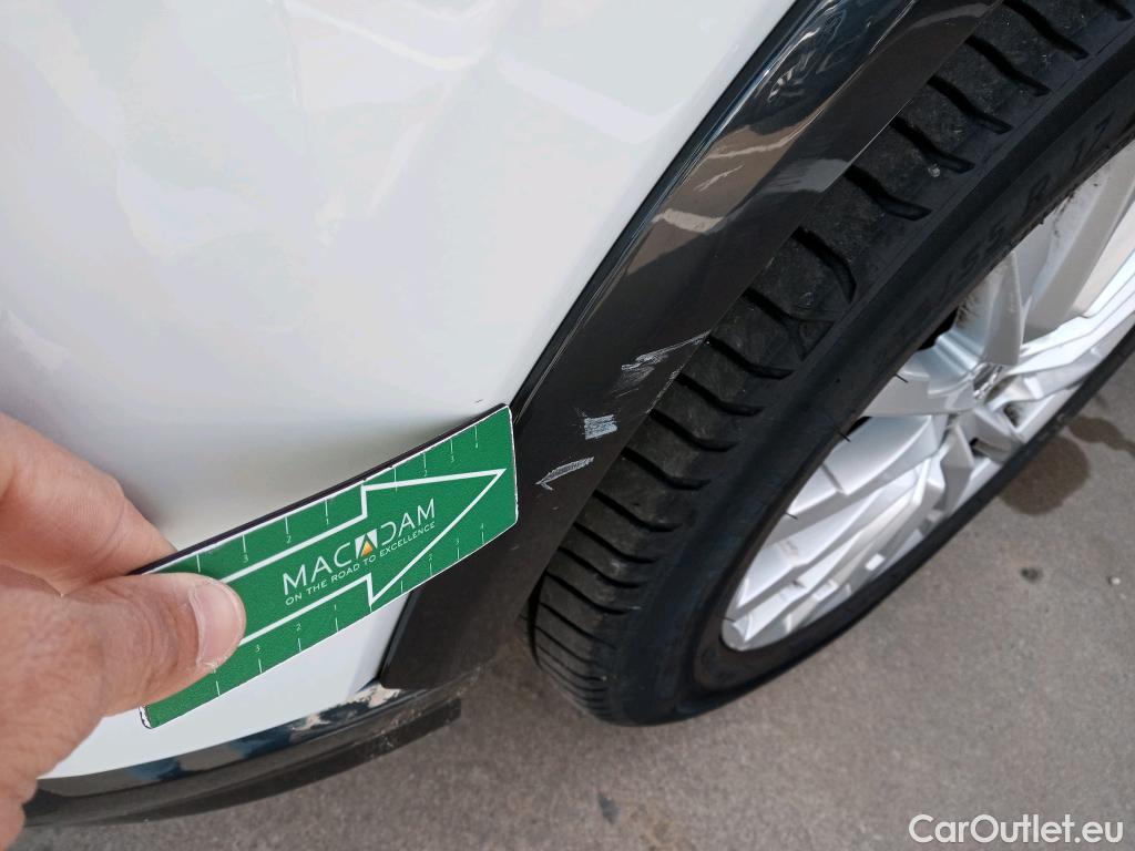  Audi  Q2 AUDI  / 2016 / 5P / todoterreno Design 30 TFSI 85kW (116CV) #38