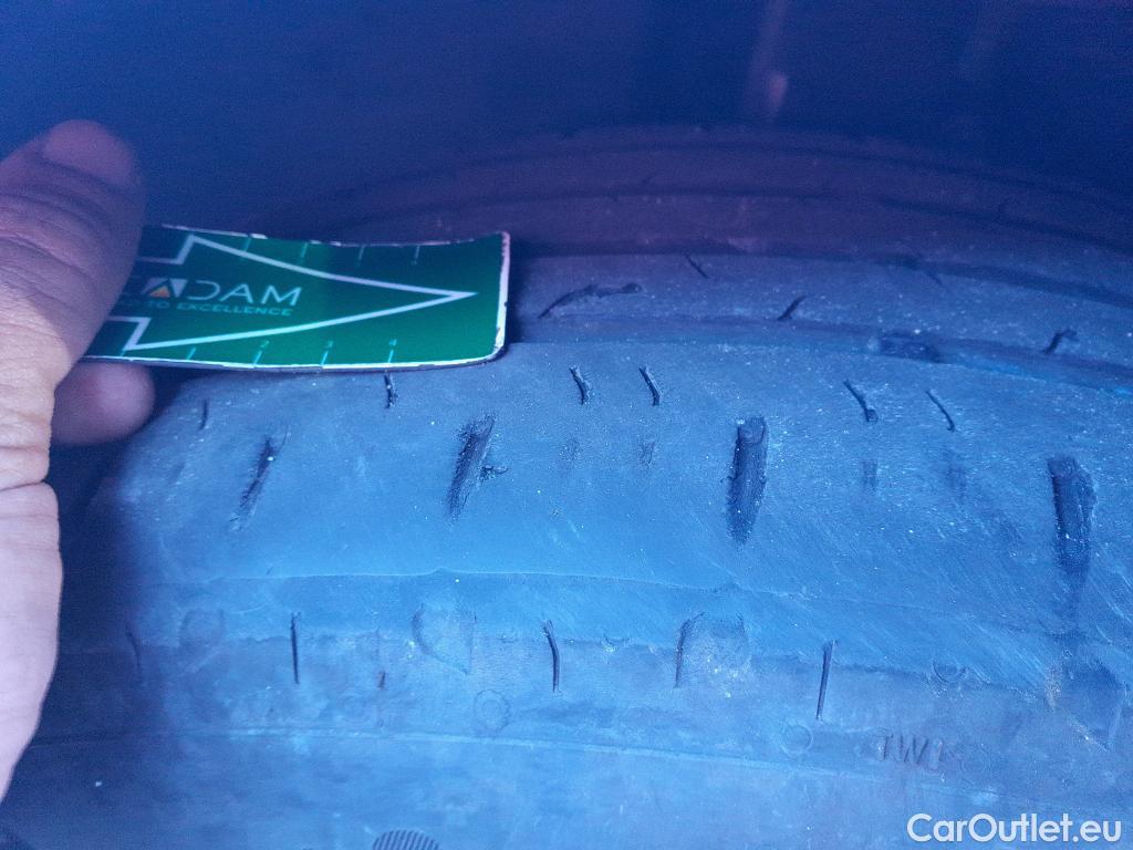  Bmw  Serie 1 BMW  / 2019 / 5P / berlina con portón 116d #3