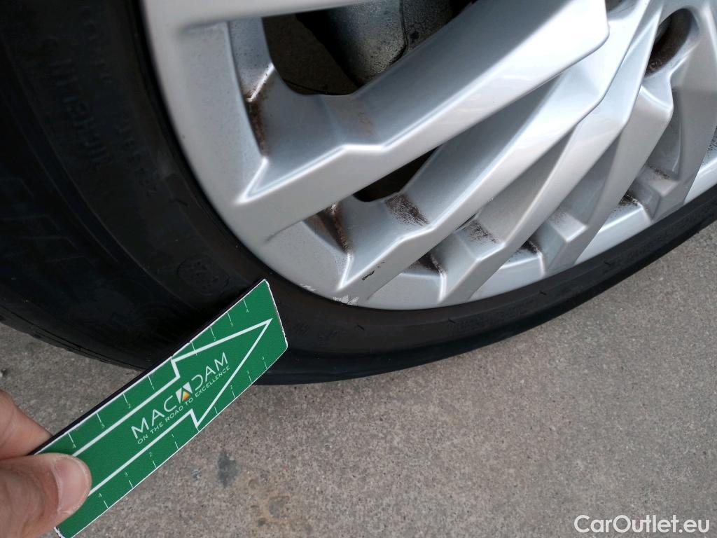  Audi  Q2 AUDI  / 2016 / 5P / todoterreno Design 30 TFSI 85kW (116CV) #44