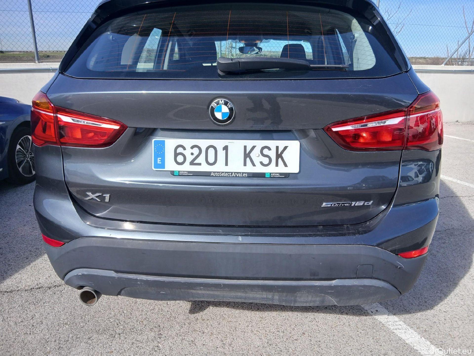  Bmw  X1 BMW  / 2015 / 5P / todoterreno sDrive16d #29