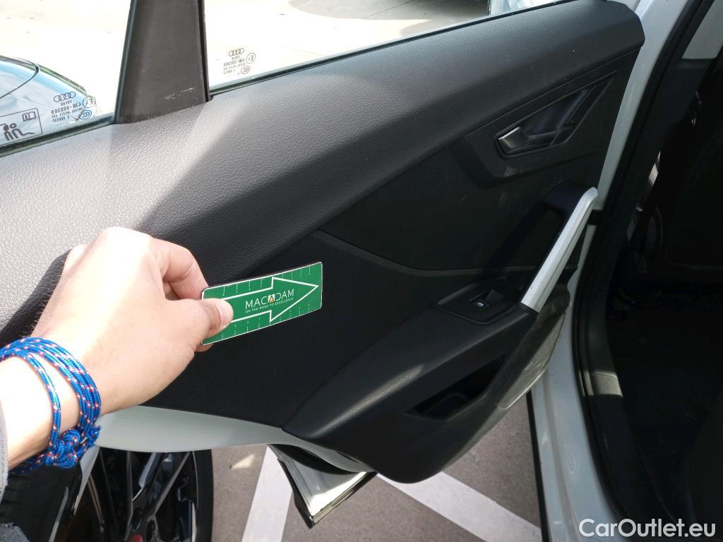  Audi  Q2 AUDI  / 2016 / 5P / todoterreno Design 30 TFSI 85kW (116CV) #17