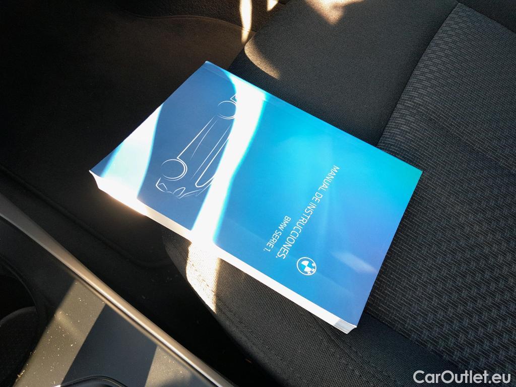  Bmw  Serie 1 BMW  / 2019 / 5P / berlina con portón 116d #17