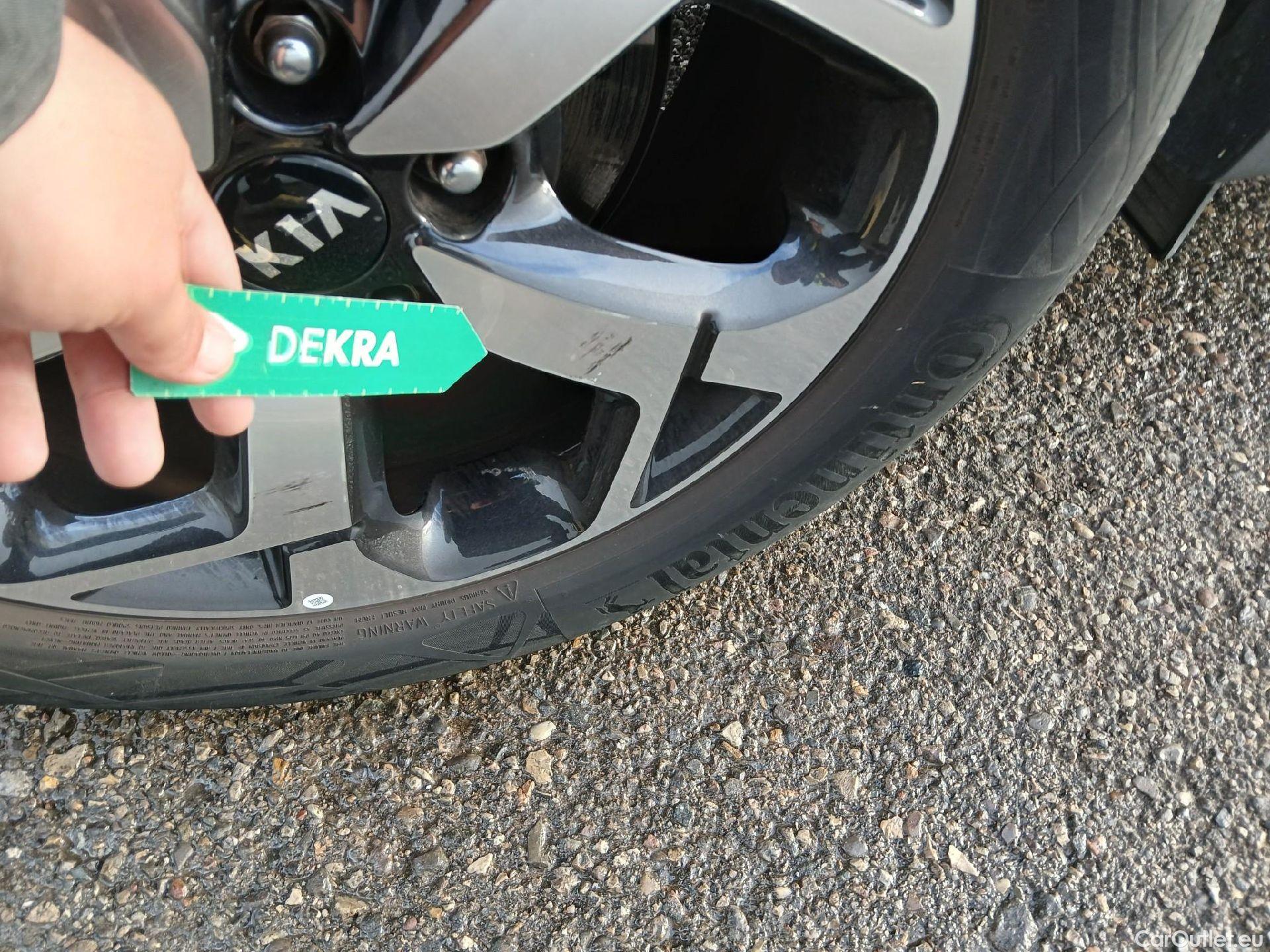  KIA  Sportage KIA  1.6MHEV Drive 100kW(136CV) 4x2(Crist Tintados)(CX) #24