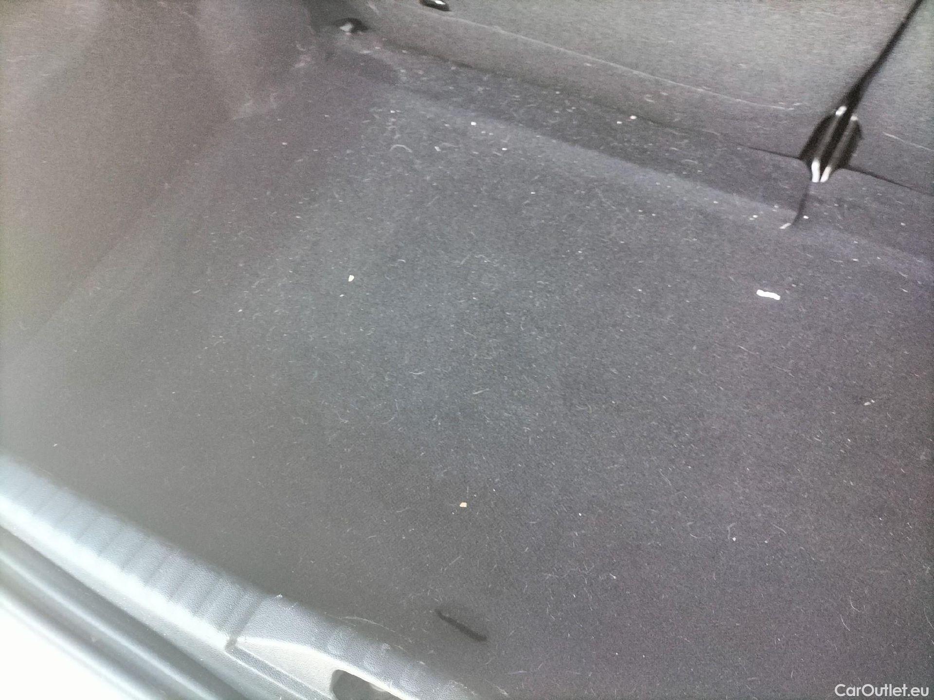  Citroen  C3 CITROEN  / 2020 / 5P / berlina con portón PureTech 60KW (83CV) Feel Pack #31