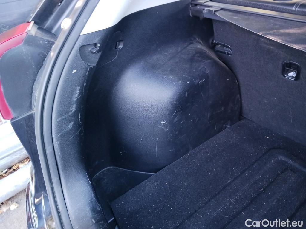  KIA  Niro KIA  / 2019 / 5P / crossover 1.6 GDi HEV 104kW (141CV) Drive #19