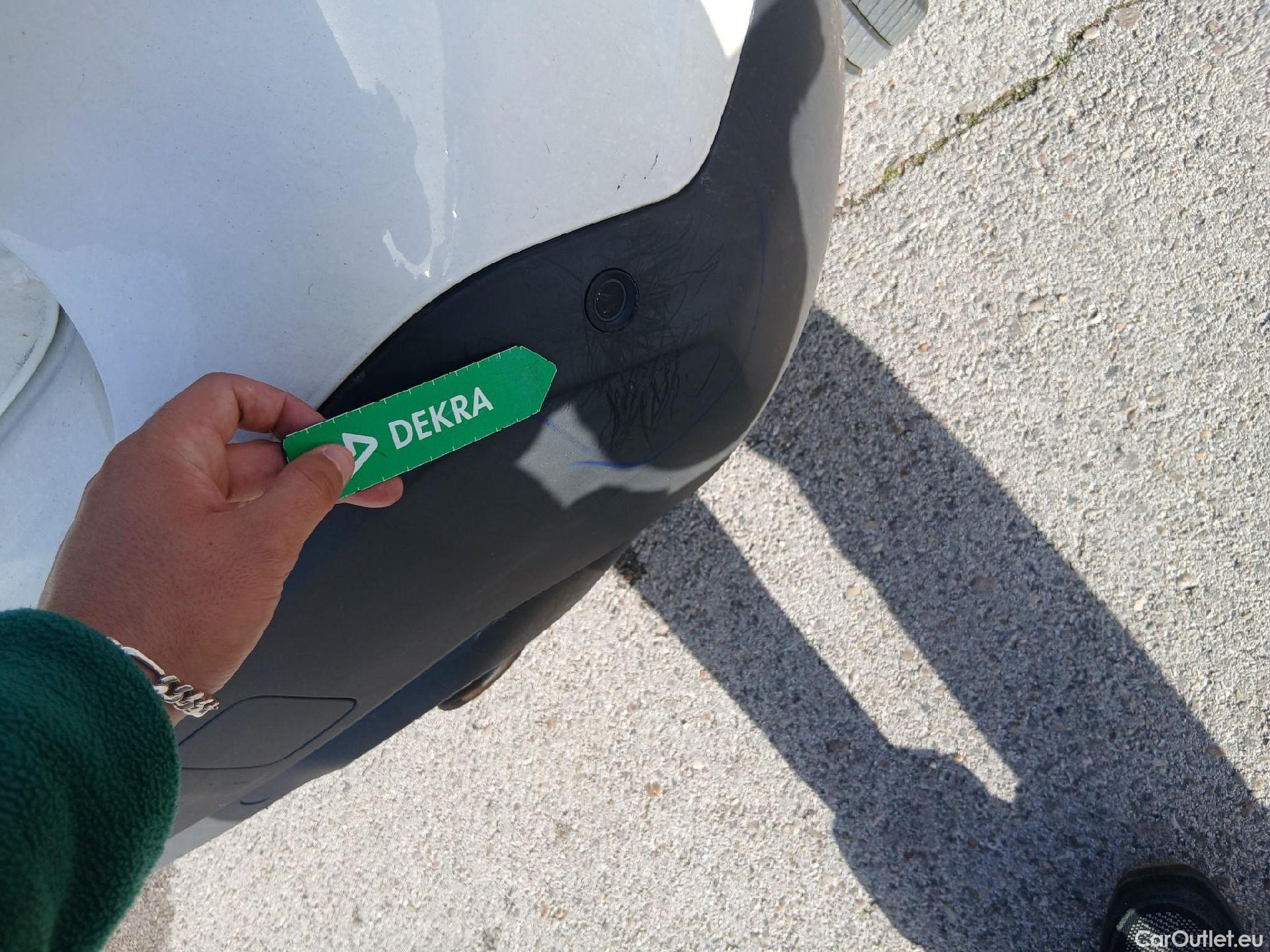  Citroen  C4 CITROEN  / 2020 / 5P / berlina con portón BlueHdi 110 S&S Feel Pack #23