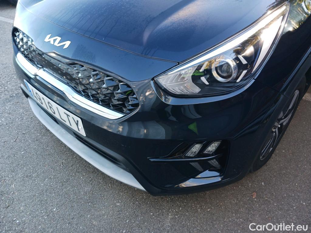  KIA  Niro KIA  / 2019 / 5P / crossover 1.6 GDi HEV 104kW (141CV) Drive #31