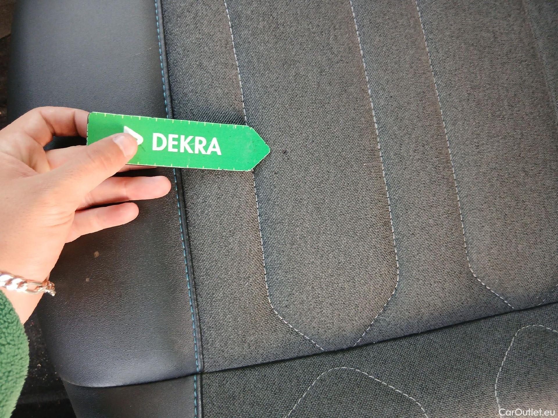  Citroen  C4 CITROEN  / 2020 / 5P / berlina con portón BlueHdi 110 S&S Feel Pack #19