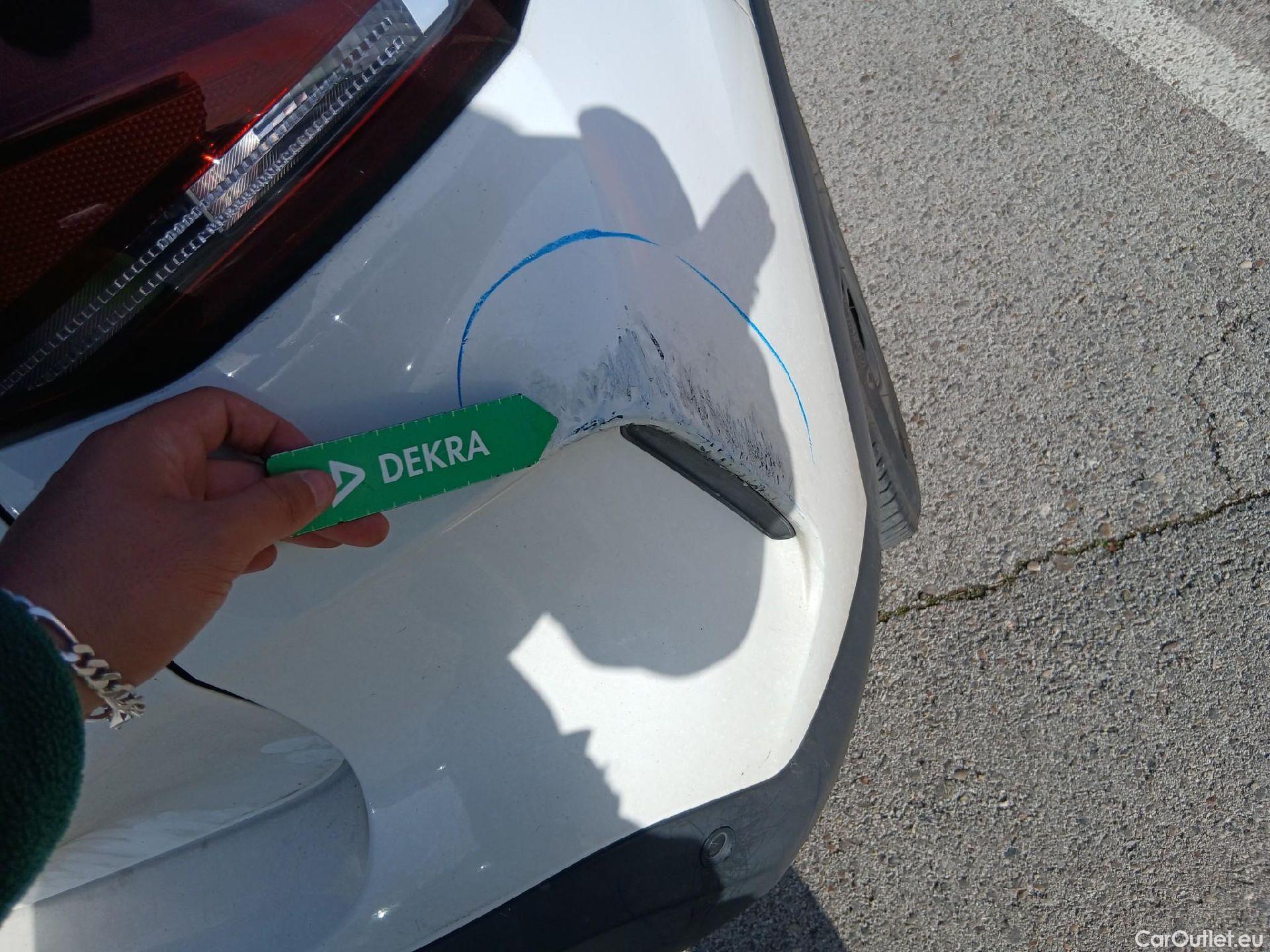  Citroen  C4 CITROEN  / 2020 / 5P / berlina con portón BlueHdi 110 S&S Feel Pack #21