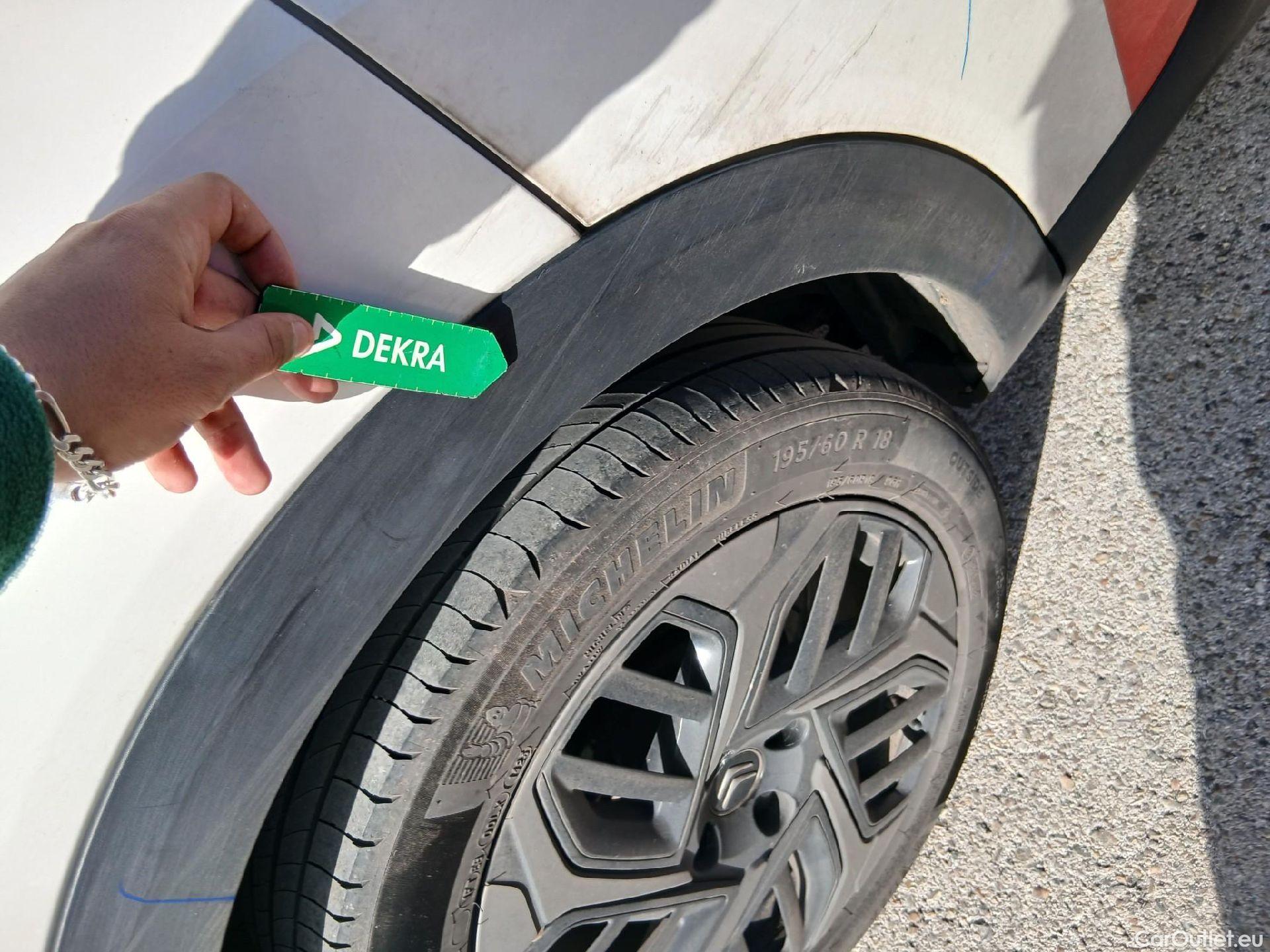  Citroen  C4 CITROEN  / 2020 / 5P / berlina con portón BlueHdi 110 S&S Feel Pack #26