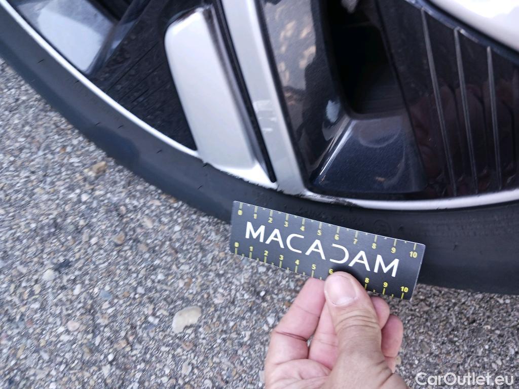  KIA  Niro KIA  / 2019 / 5P / crossover 1.6 GDi HEV 104kW (141CV) Drive #40