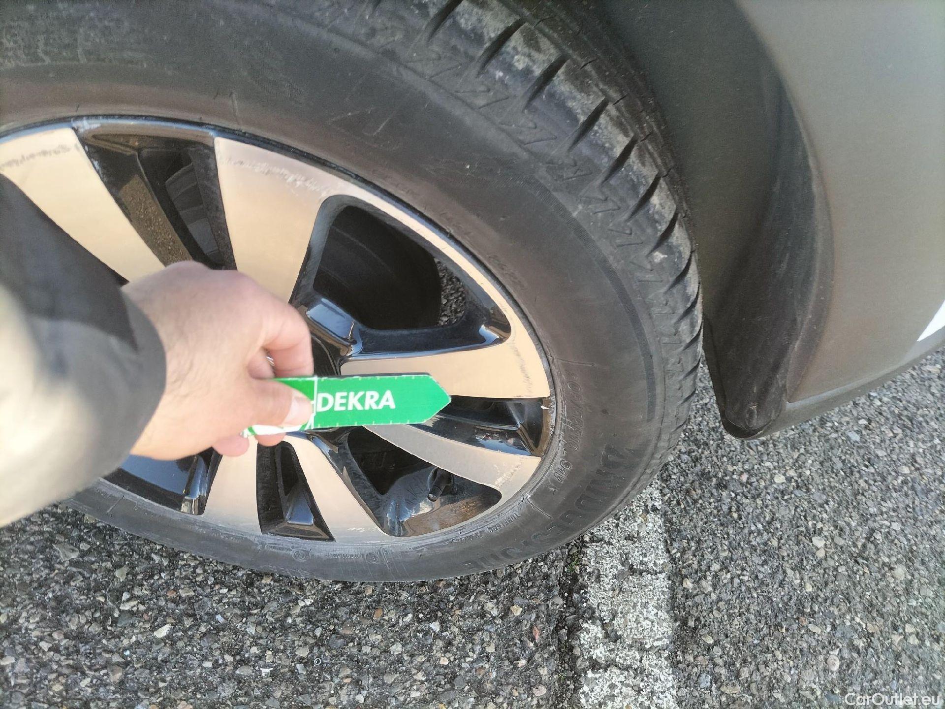  Citroen  C3 CITROEN  / 2020 / 5P / berlina con portón PureTech 60KW (83CV) Feel Pack #23