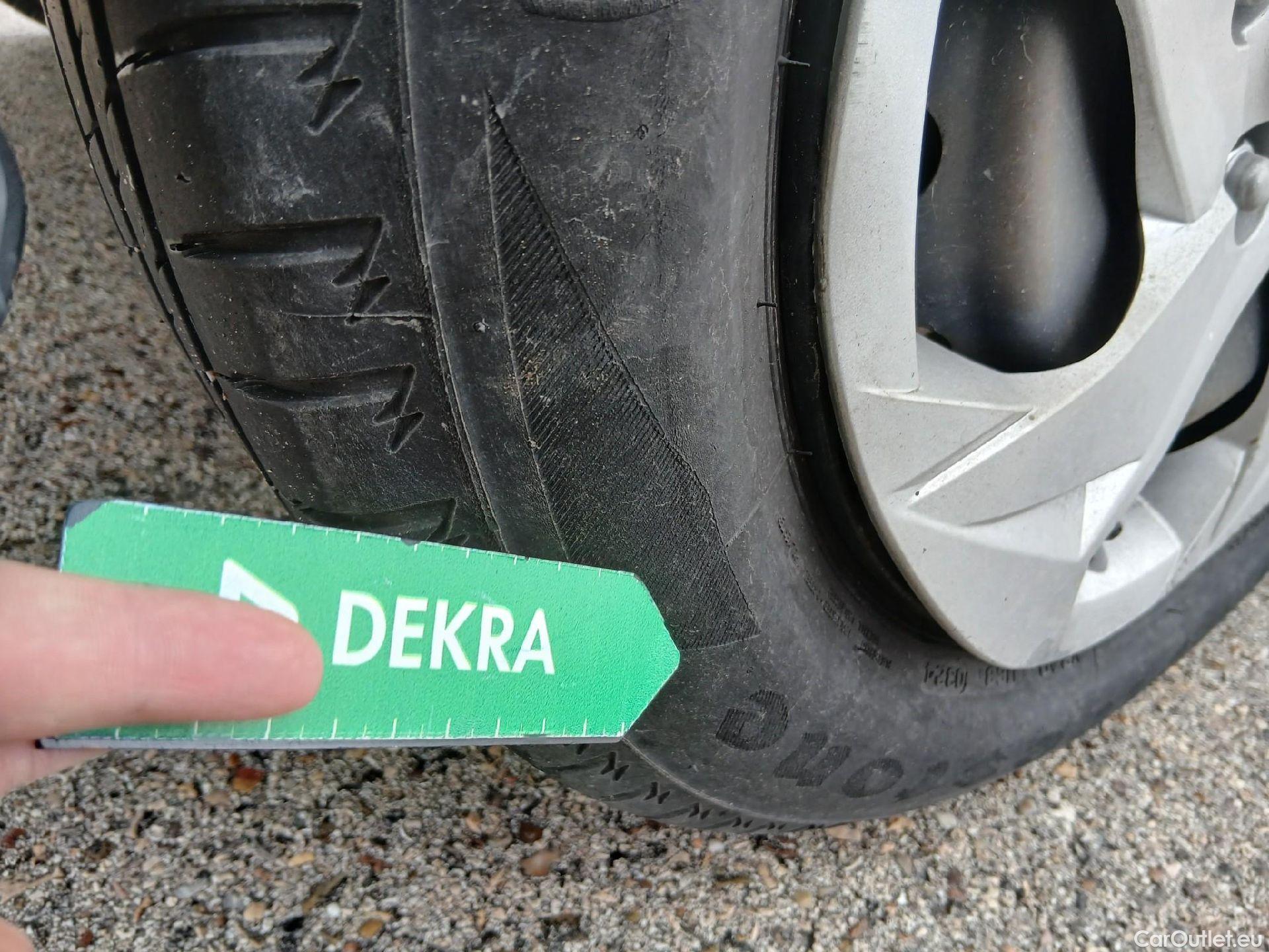  Hyundai  i20 HYUNDAI  / 2020 / 5P / berlina con portón 1.0 TGDI 74kW (100CV) 48V Essence #26