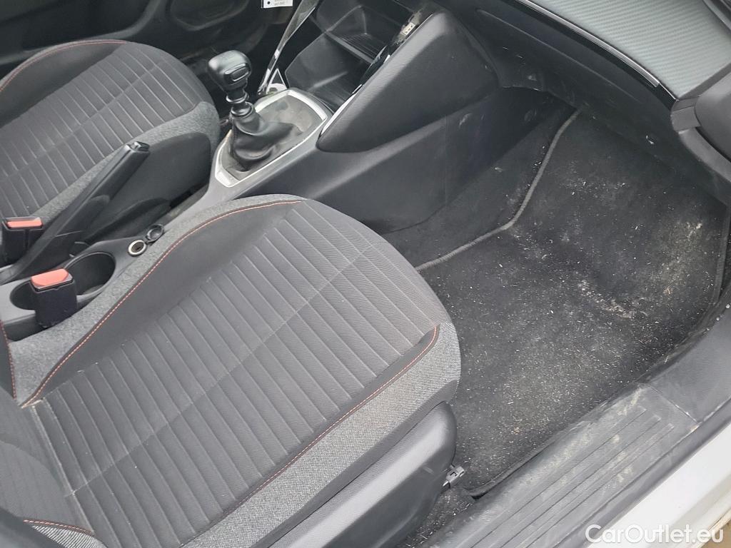  Peugeot  2008 PEUGEOT  / 2019 / 5P / todoterreno Active BlueHDI 100 S&S BVM6 #17