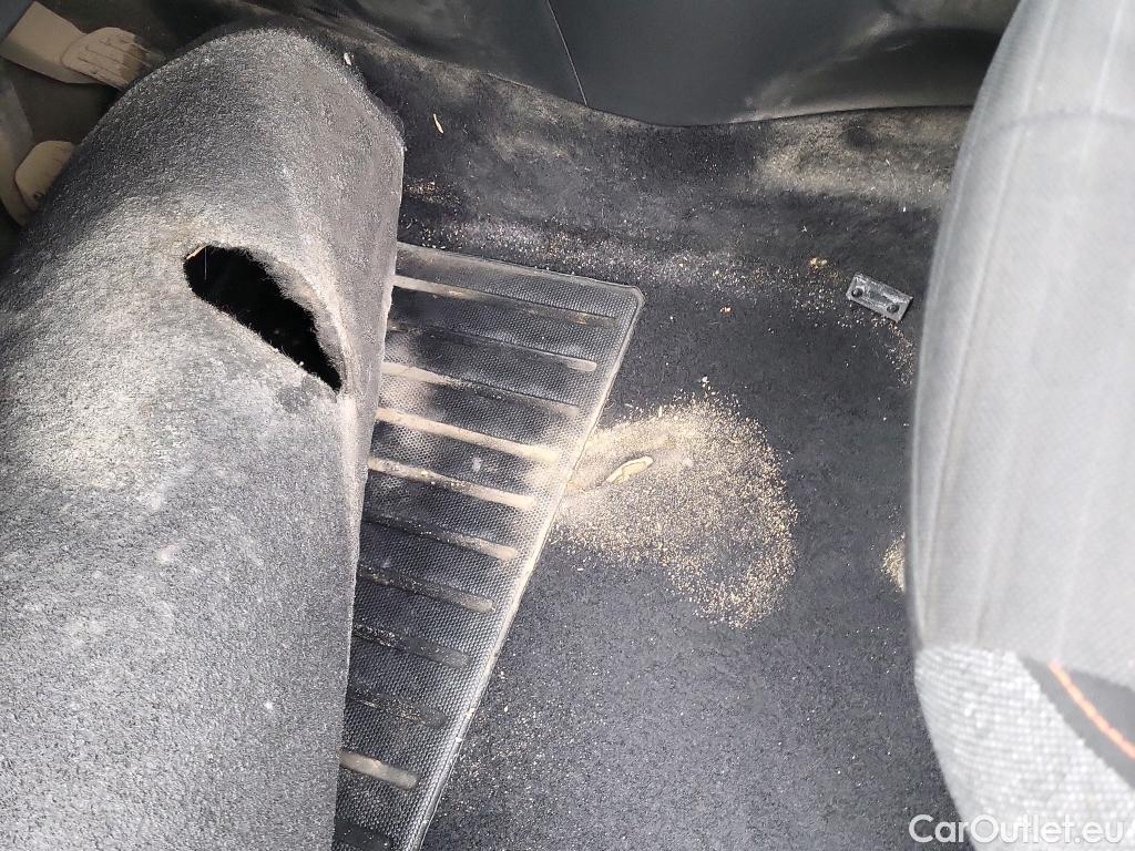  Peugeot  2008 PEUGEOT  / 2019 / 5P / todoterreno Active BlueHDI 100 S&S BVM6 #3