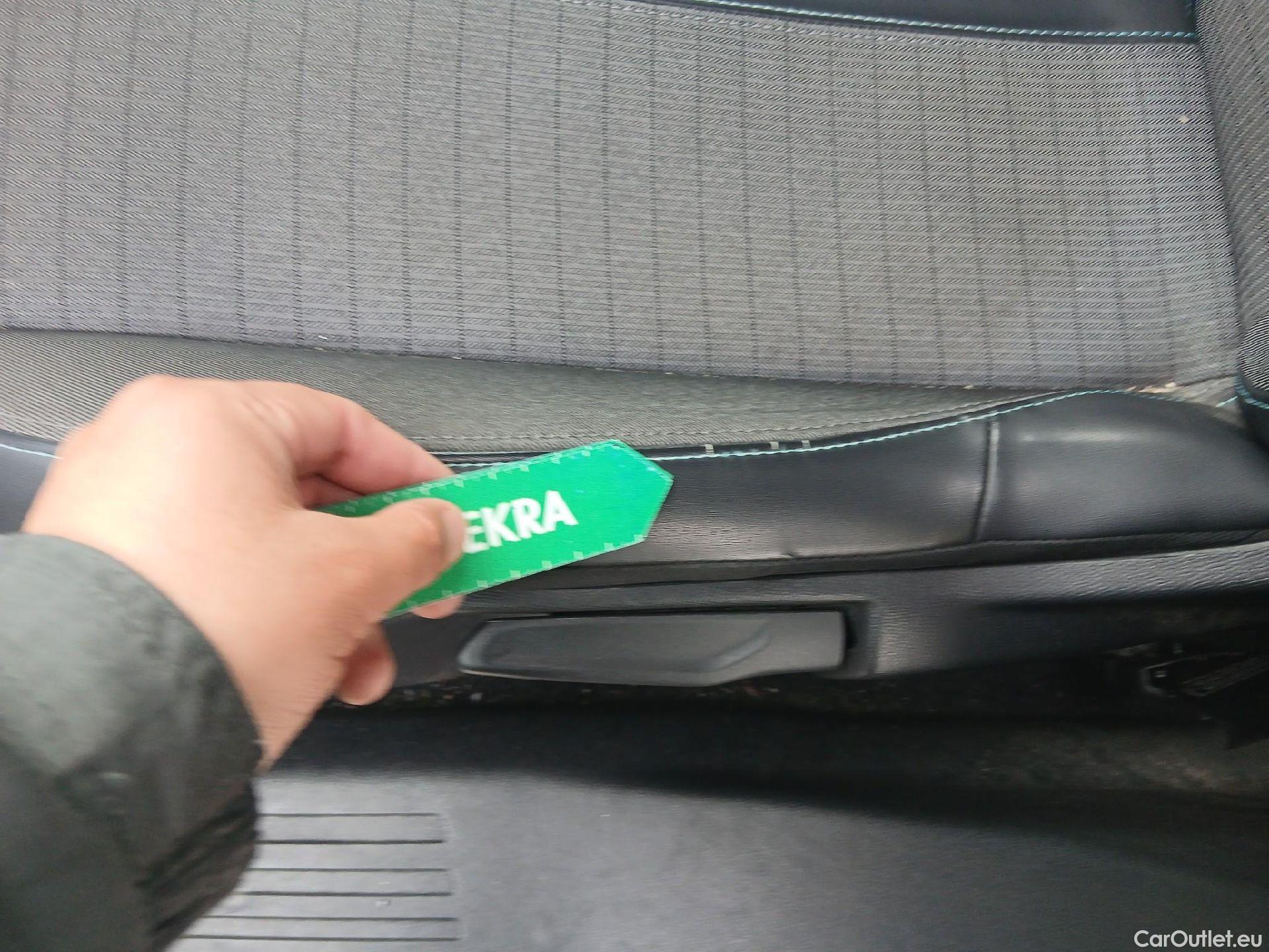  Peugeot  2008 PEUGEOT  / 2019 / 5P / todoterreno Allure BlueHDI 81kW (110CV) #4