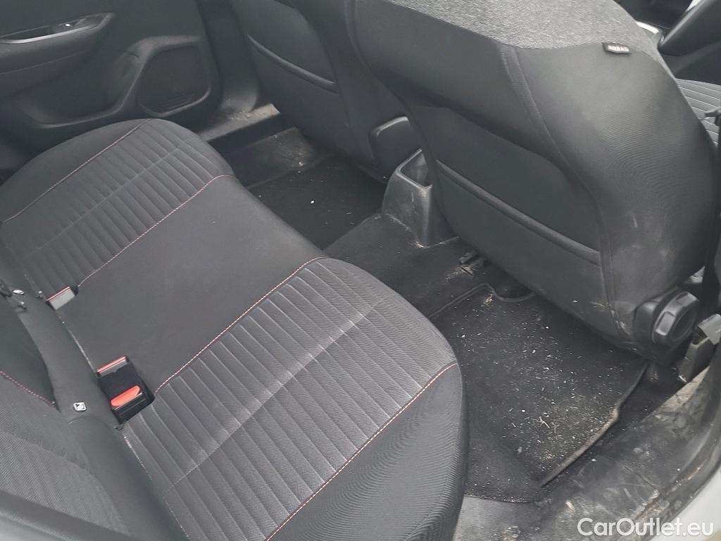  Peugeot  2008 PEUGEOT  / 2019 / 5P / todoterreno Active BlueHDI 100 S&S BVM6 #16