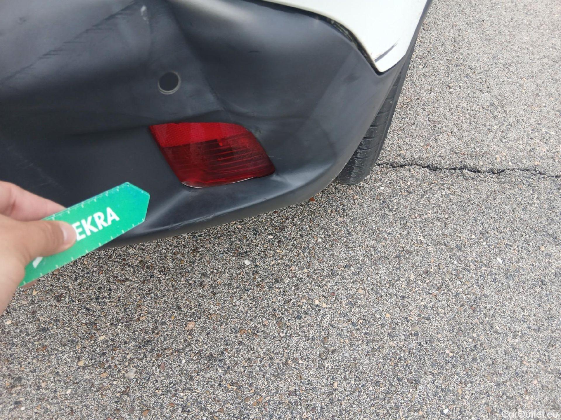  Peugeot  2008 PEUGEOT  / 2019 / 5P / todoterreno Allure BlueHDI 81kW (110CV) #23