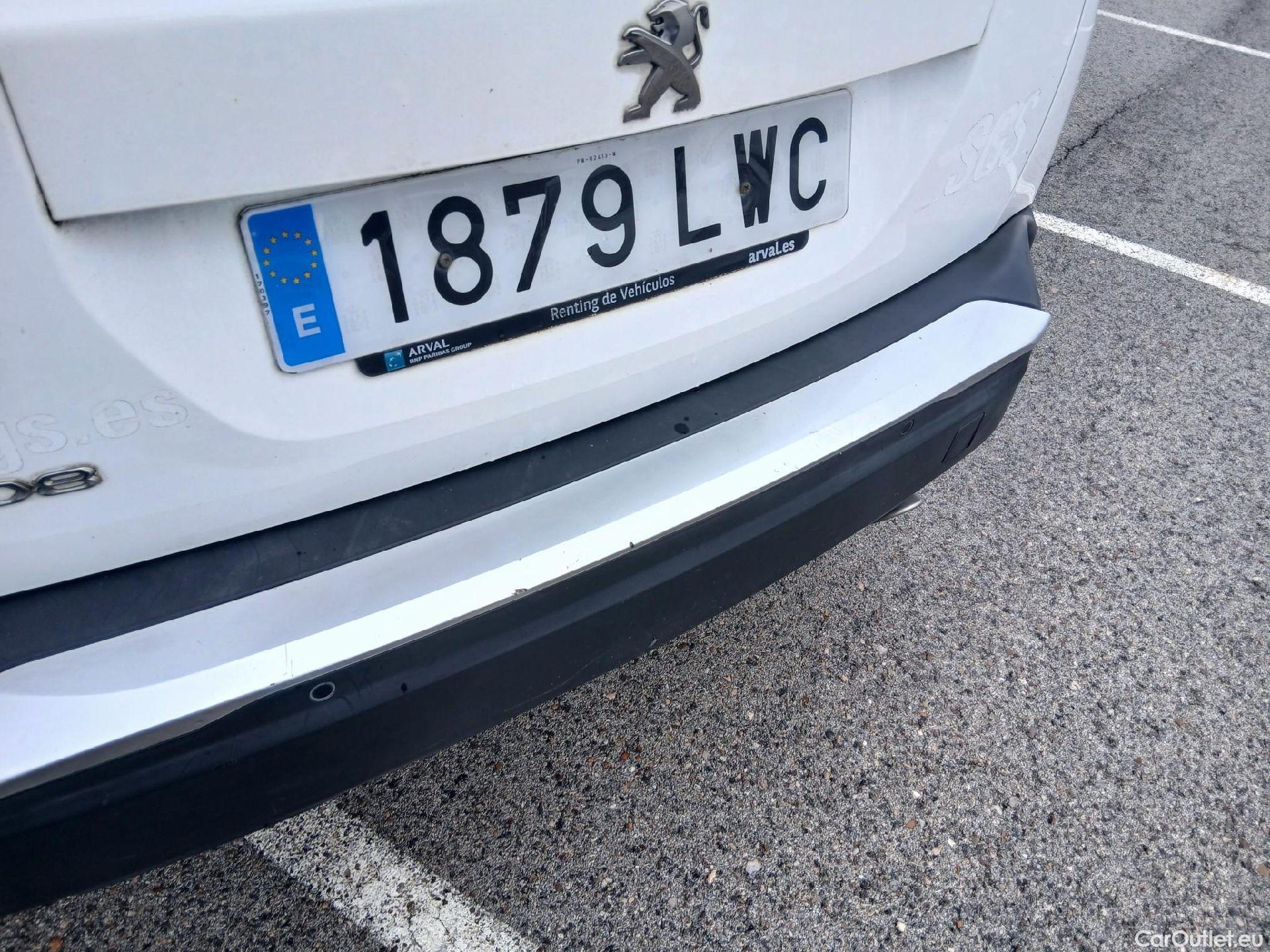  Peugeot  2008 PEUGEOT  / 2019 / 5P / todoterreno Allure BlueHDI 81kW (110CV) #20