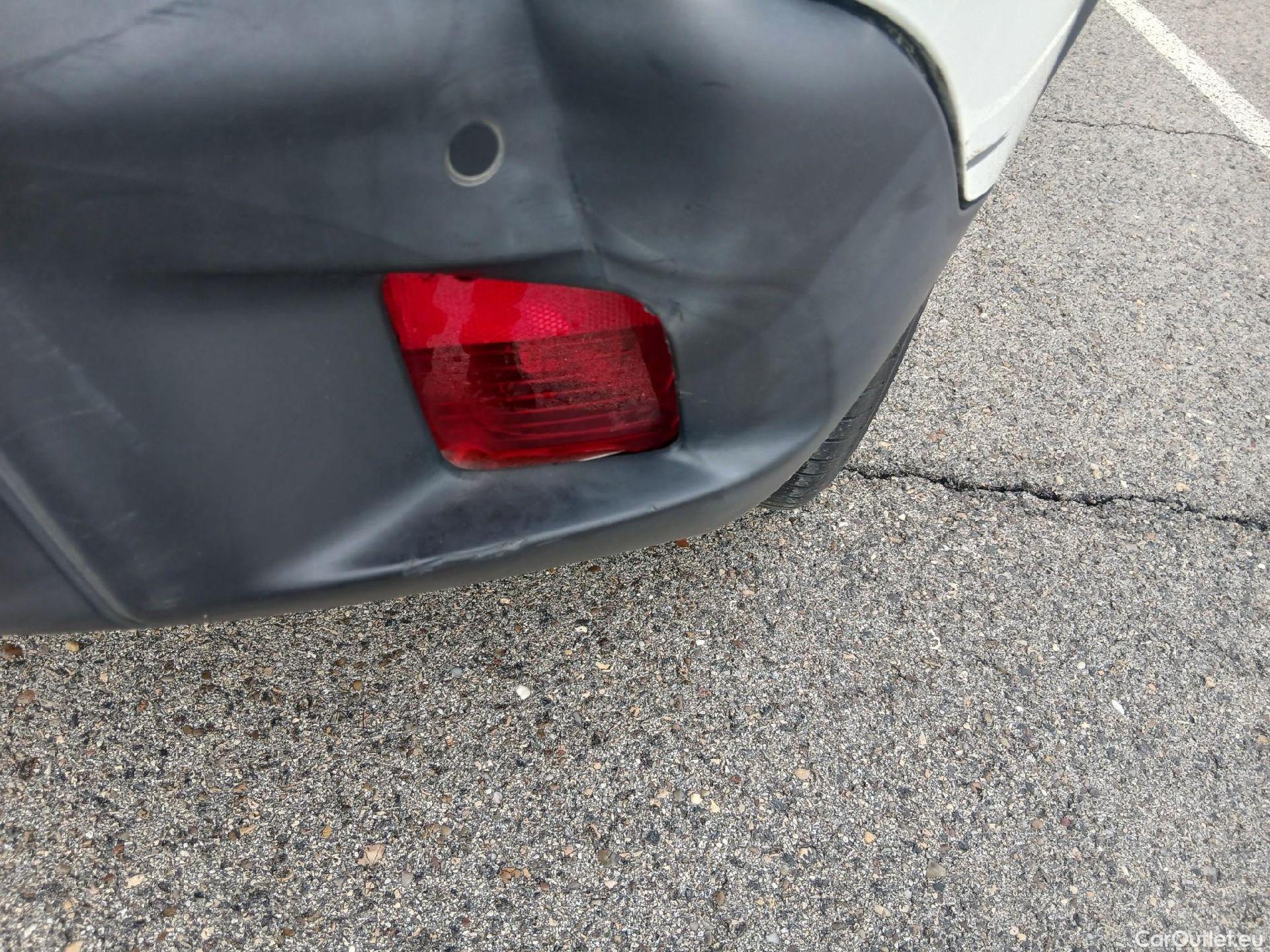  Peugeot  2008 PEUGEOT  / 2019 / 5P / todoterreno Allure BlueHDI 81kW (110CV) #24