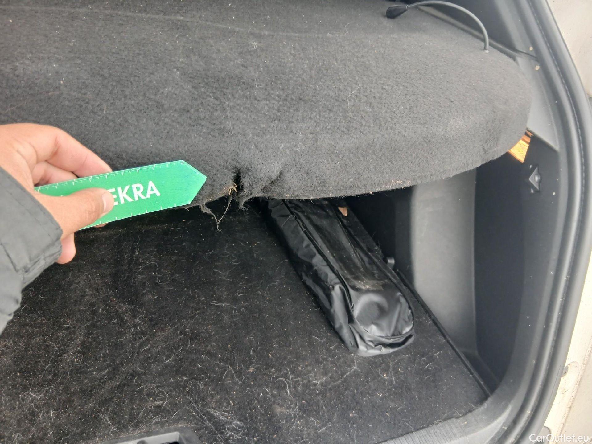  Peugeot  2008 PEUGEOT  / 2019 / 5P / todoterreno Allure BlueHDI 81kW (110CV) #6