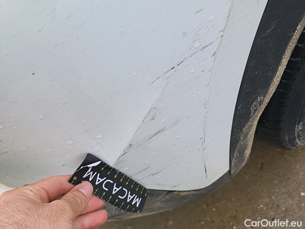  Peugeot  2008 PEUGEOT  / 2019 / 5P / todoterreno Active BlueHDI 100 S&S BVM6 #12