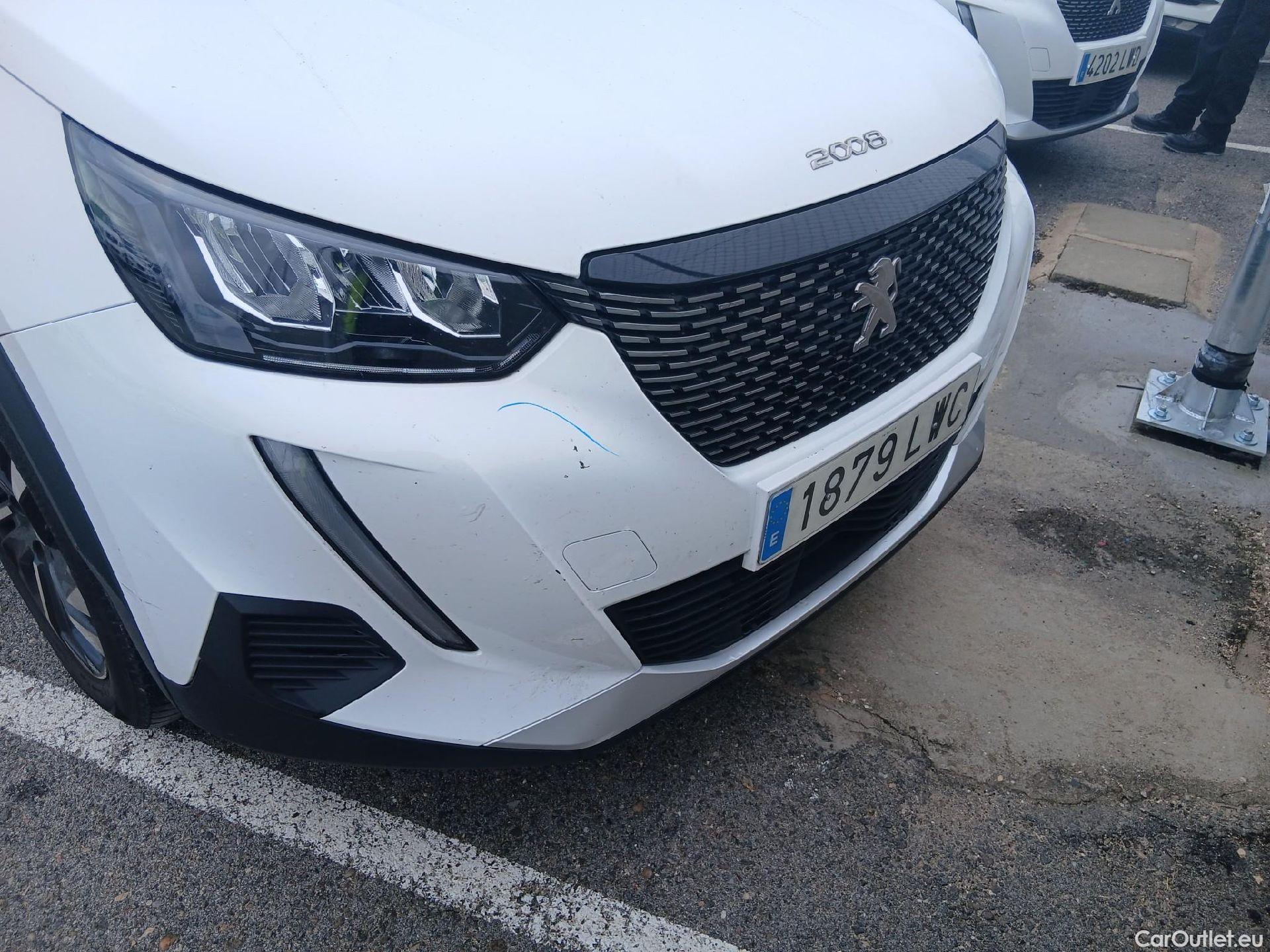  Peugeot  2008 PEUGEOT  / 2019 / 5P / todoterreno Allure BlueHDI 81kW (110CV) #8