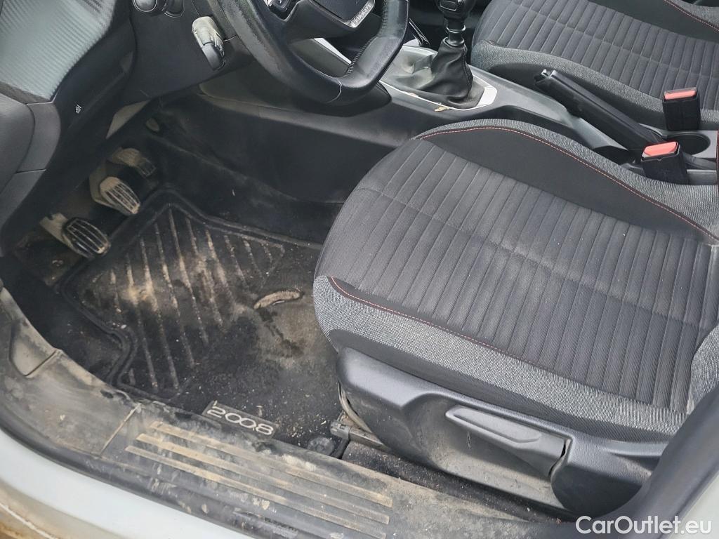  Peugeot  2008 PEUGEOT  / 2019 / 5P / todoterreno Active BlueHDI 100 S&S BVM6 #18