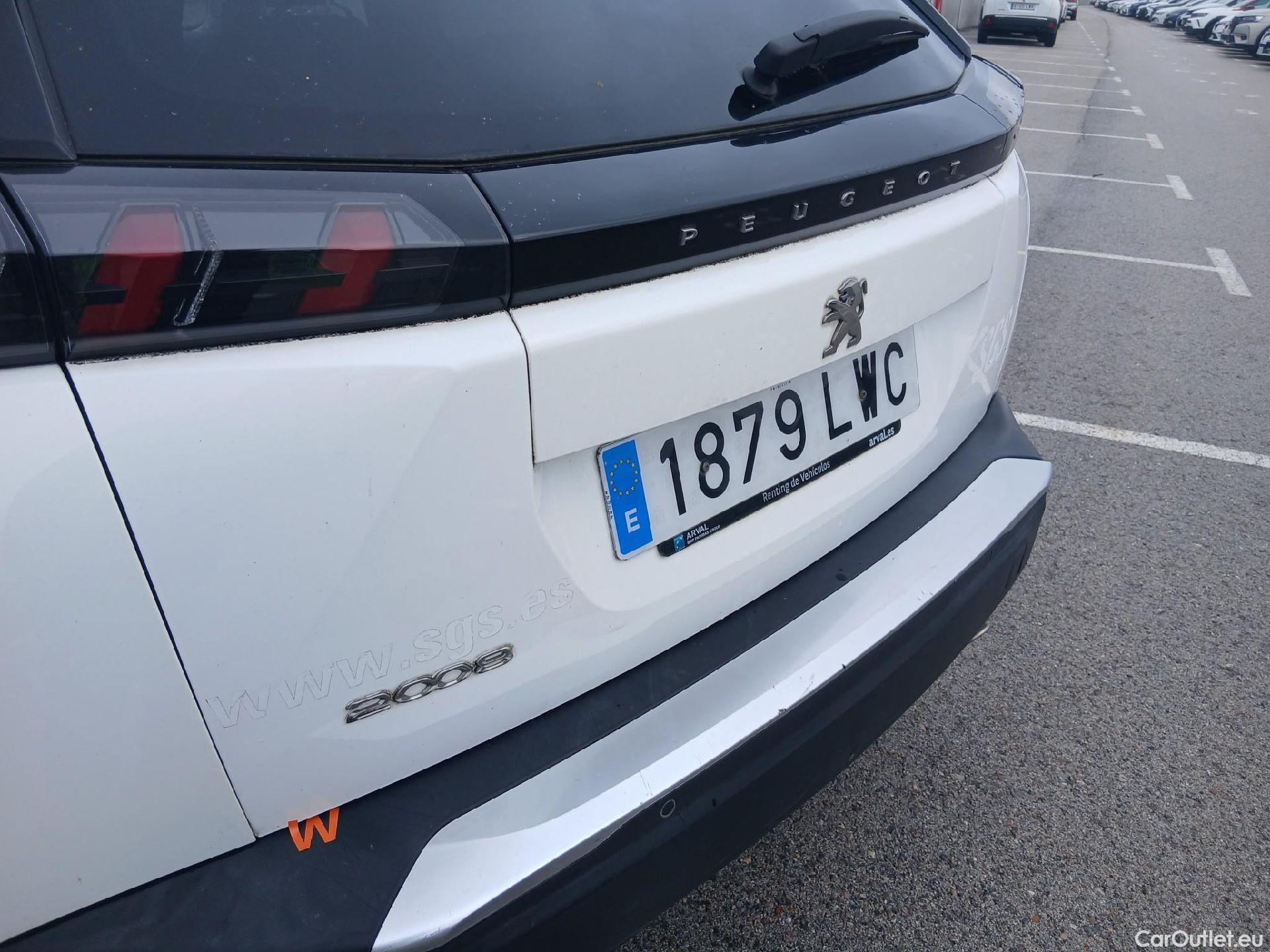  Peugeot  2008 PEUGEOT  / 2019 / 5P / todoterreno Allure BlueHDI 81kW (110CV) #18