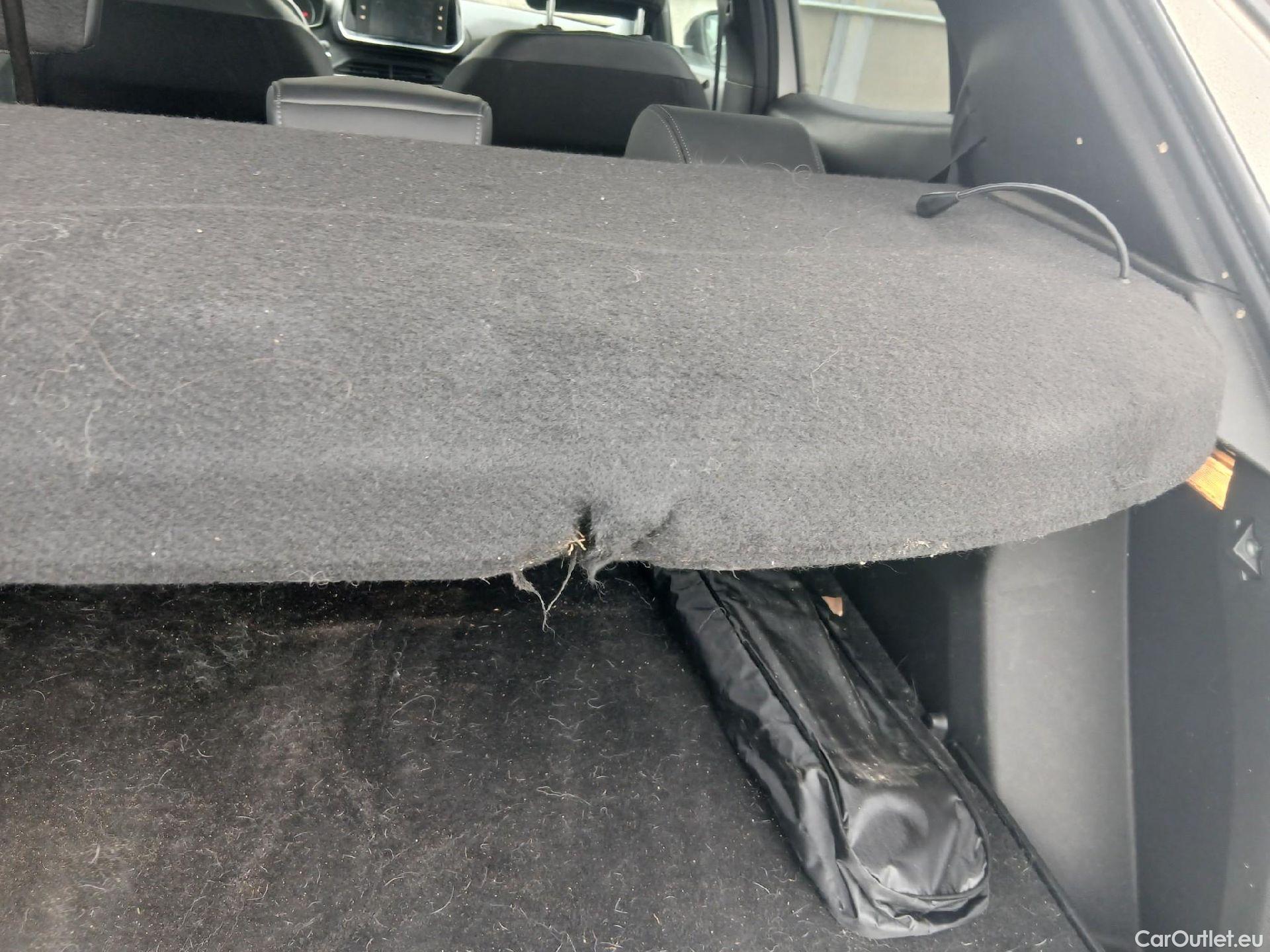  Peugeot  2008 PEUGEOT  / 2019 / 5P / todoterreno Allure BlueHDI 81kW (110CV) #5