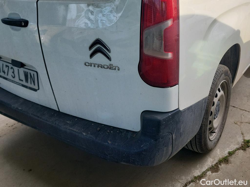  Citroen  Berlingo CITROEN  / 2018 / 4P / furgón derivado de turismo Talla XL BlueHDi 100 CONTROL #20