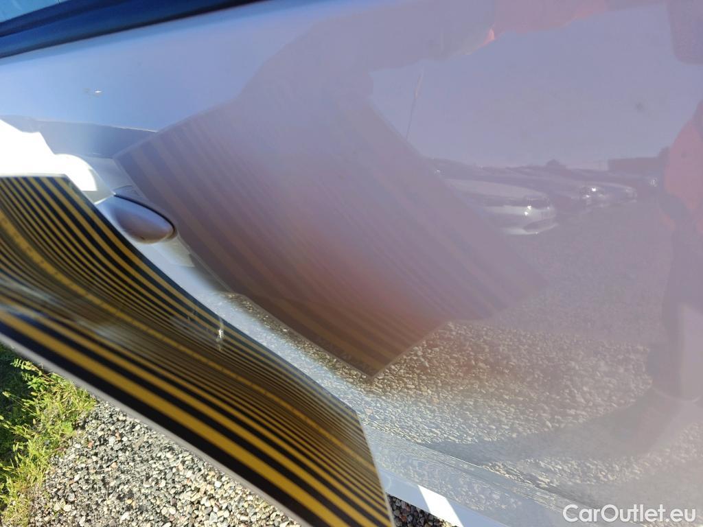  Toyota  Yaris TOYOTA  / 2020 / 5P / berlina con portón 1.5 120H Active Tech #22