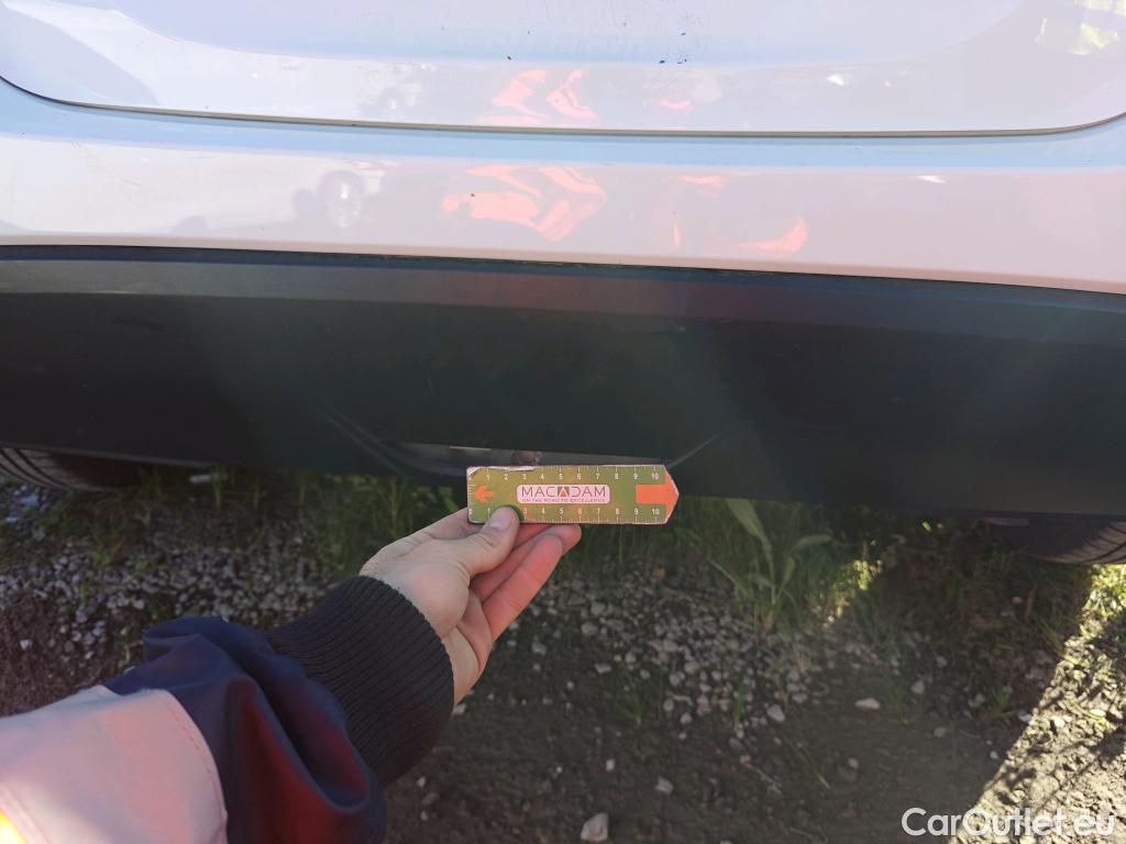  Toyota  Yaris TOYOTA  / 2020 / 5P / berlina con portón 1.5 120H Active Tech #59