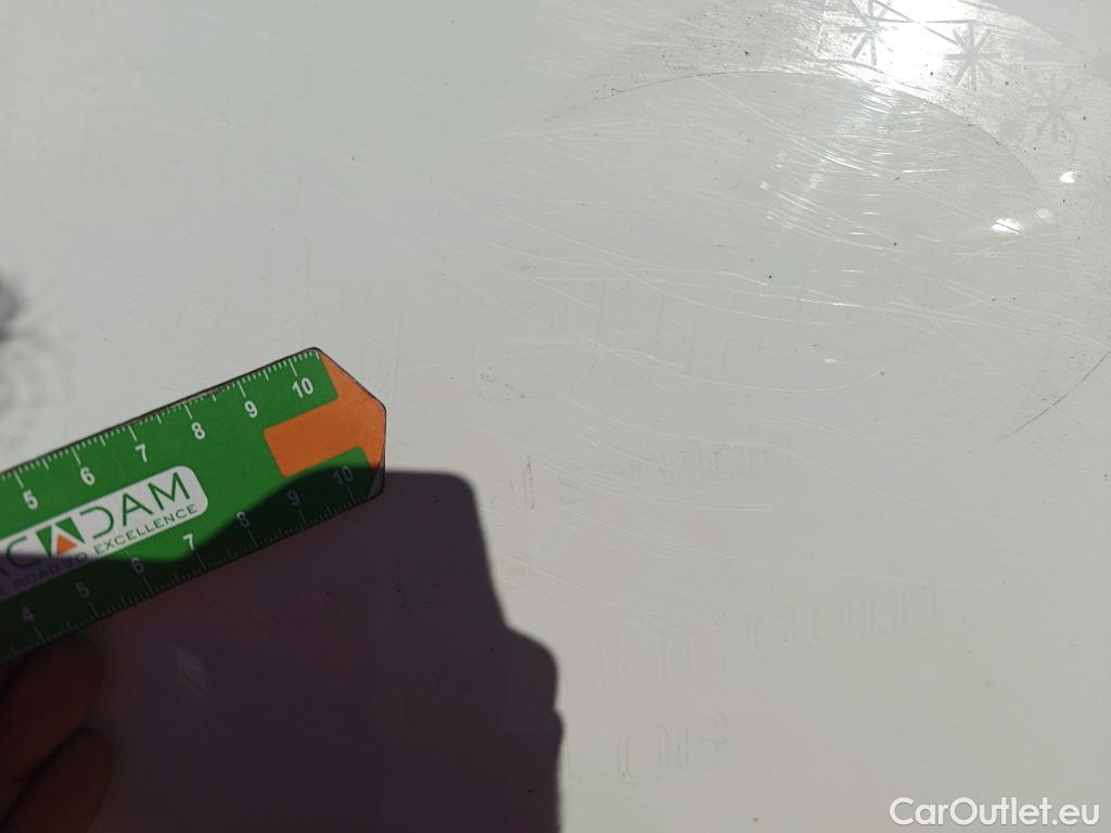  Toyota  Yaris TOYOTA  / 2020 / 5P / berlina con portón 1.5 120H Active Tech #23