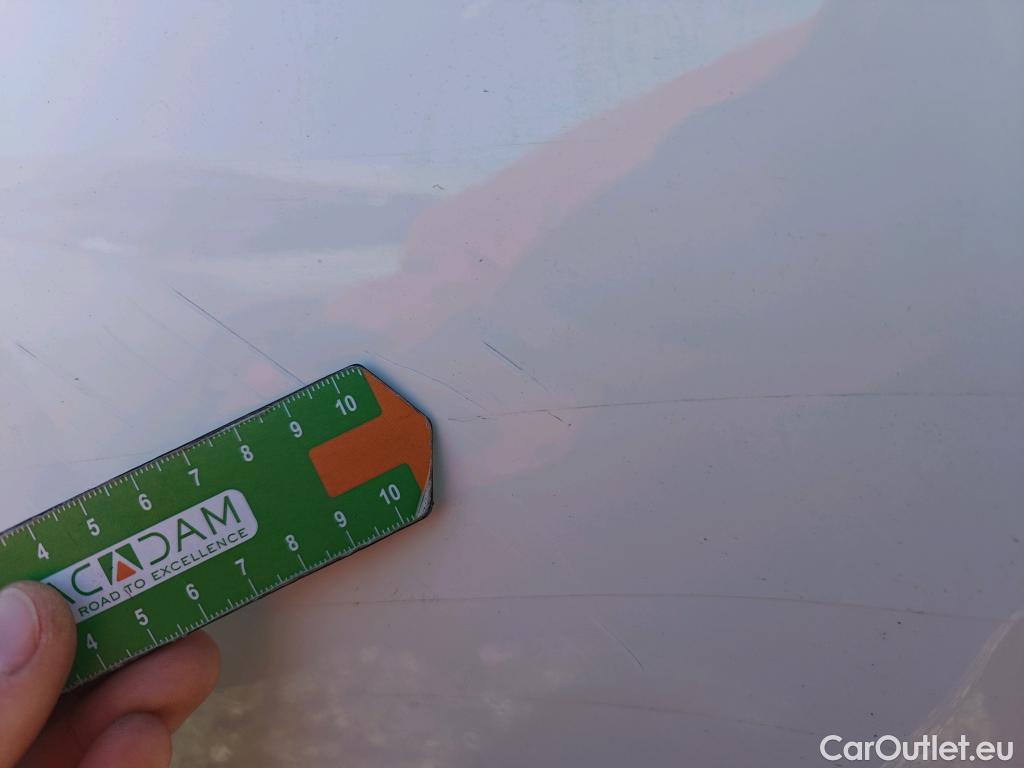  Toyota  Yaris TOYOTA  / 2020 / 5P / berlina con portón 1.5 120H Active Tech #35