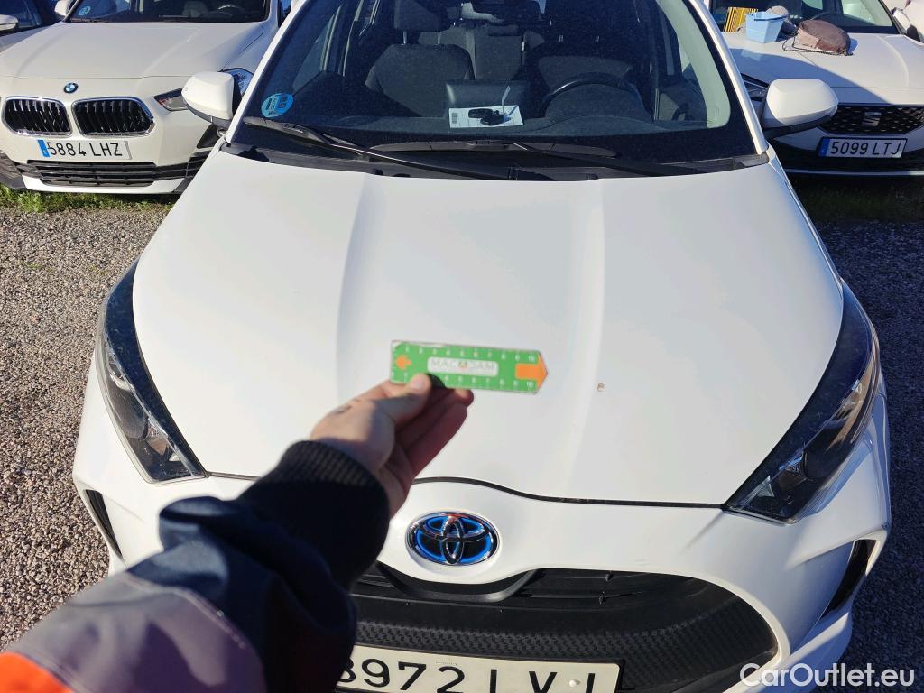  Toyota  Yaris TOYOTA  / 2020 / 5P / berlina con portón 1.5 120H Active Tech #9