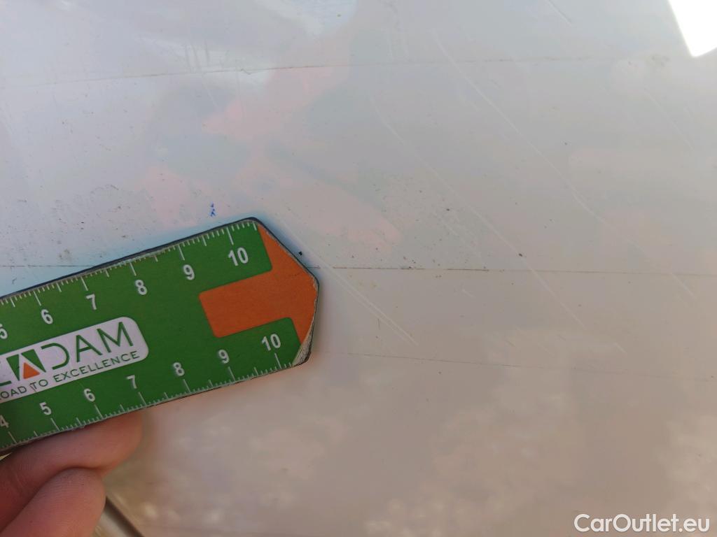  Toyota  Yaris TOYOTA  / 2020 / 5P / berlina con portón 1.5 120H Active Tech #32