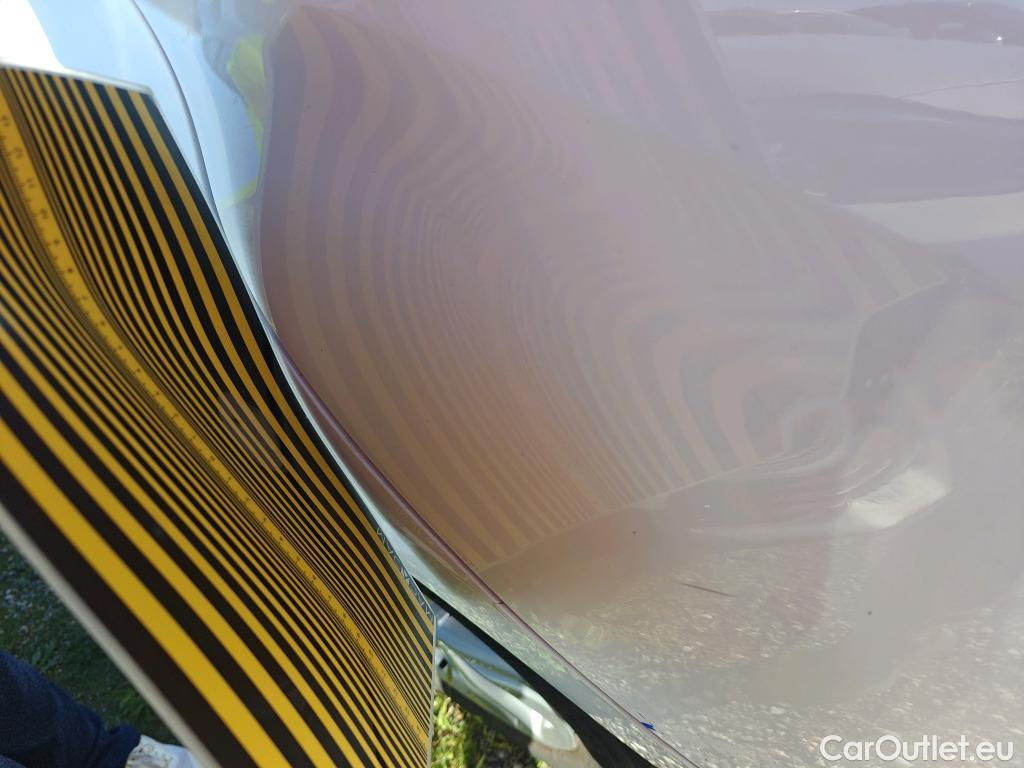  Toyota  Yaris TOYOTA  / 2020 / 5P / berlina con portón 1.5 120H Active Tech #31